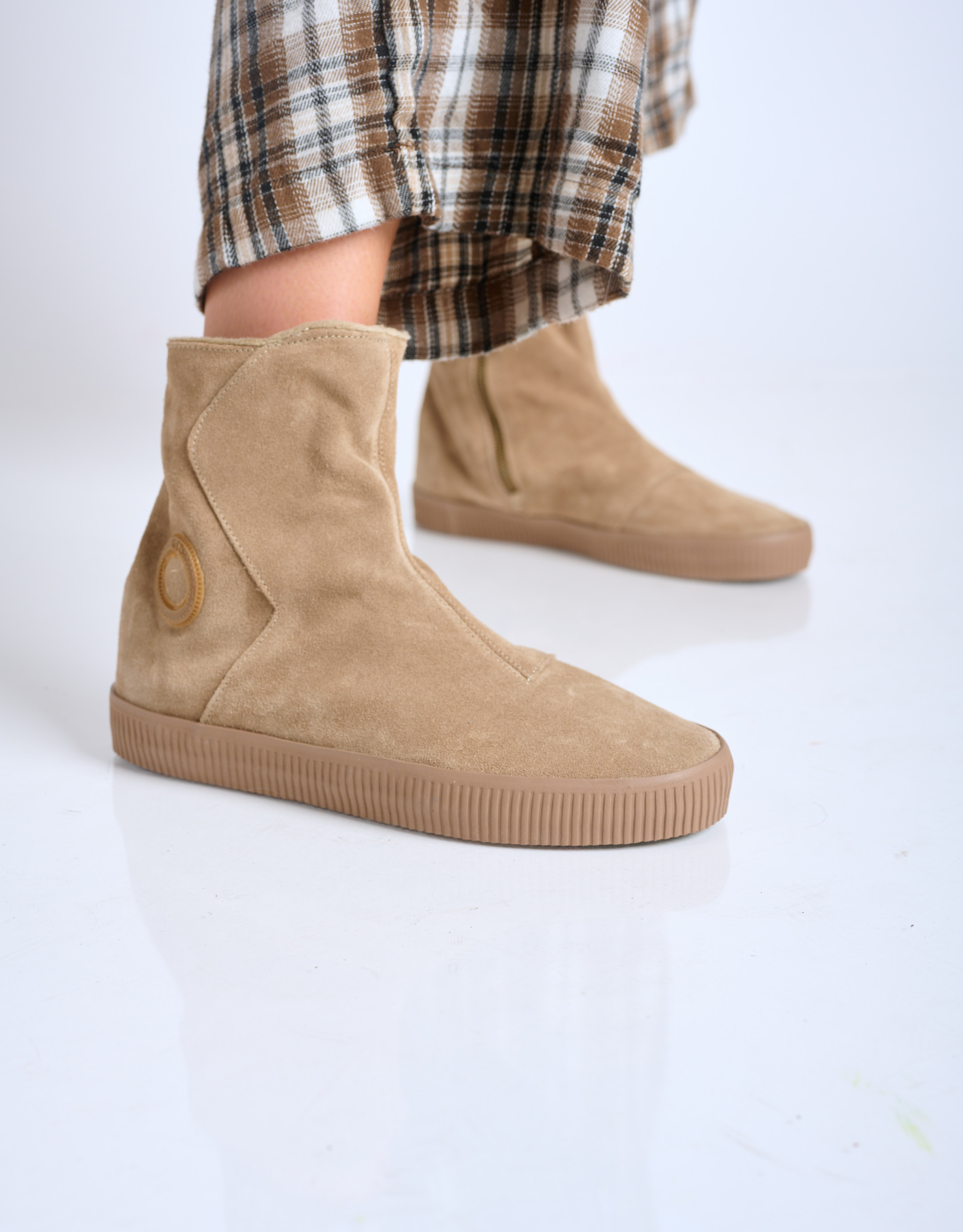 נעלי נשים - Aro - מגפוני מעטפה מזמש NOELLE - חום בהיר2