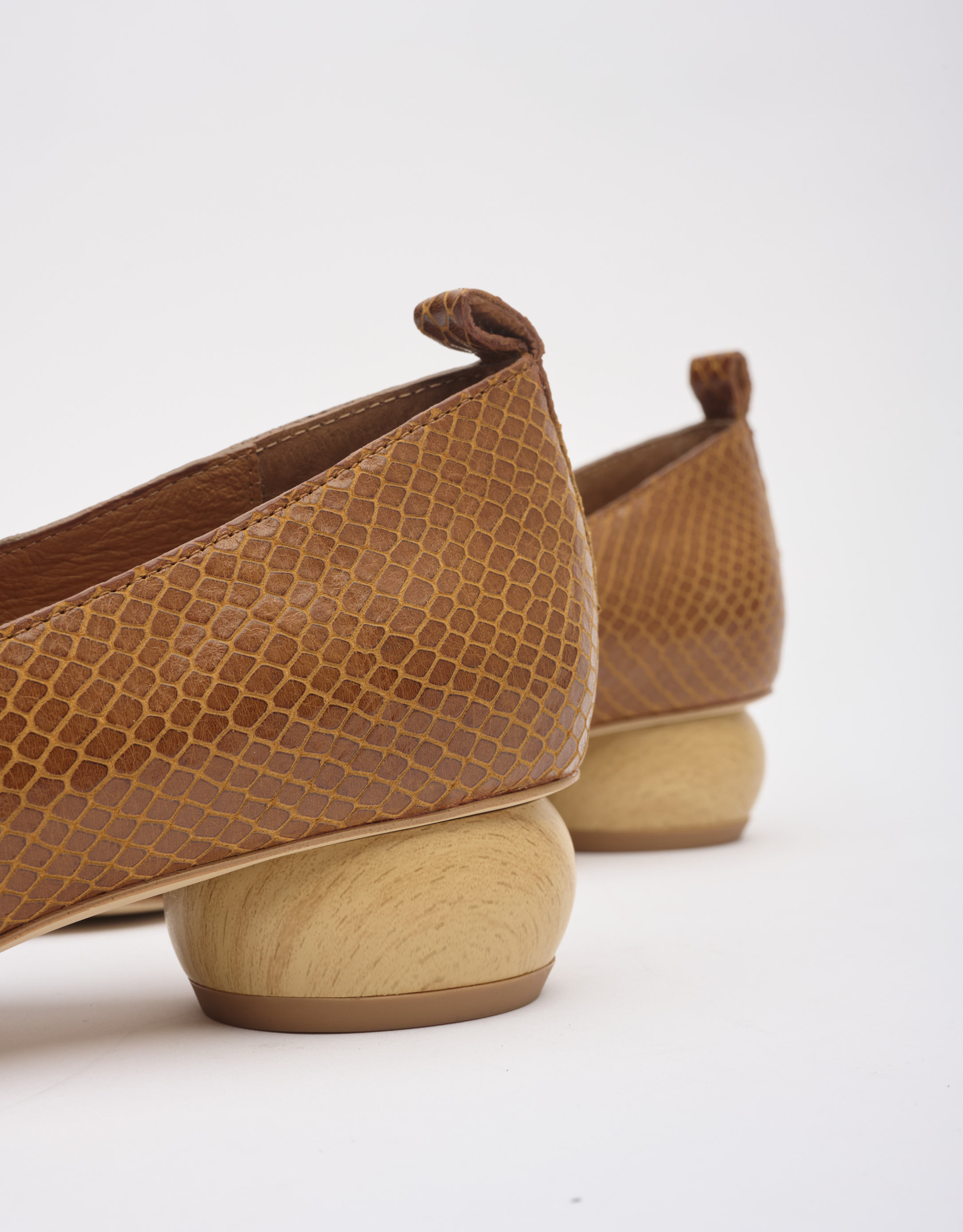 נעלי נשים - Jeffrey Campbell - נעלי סירה VIONA  נחש - חום3