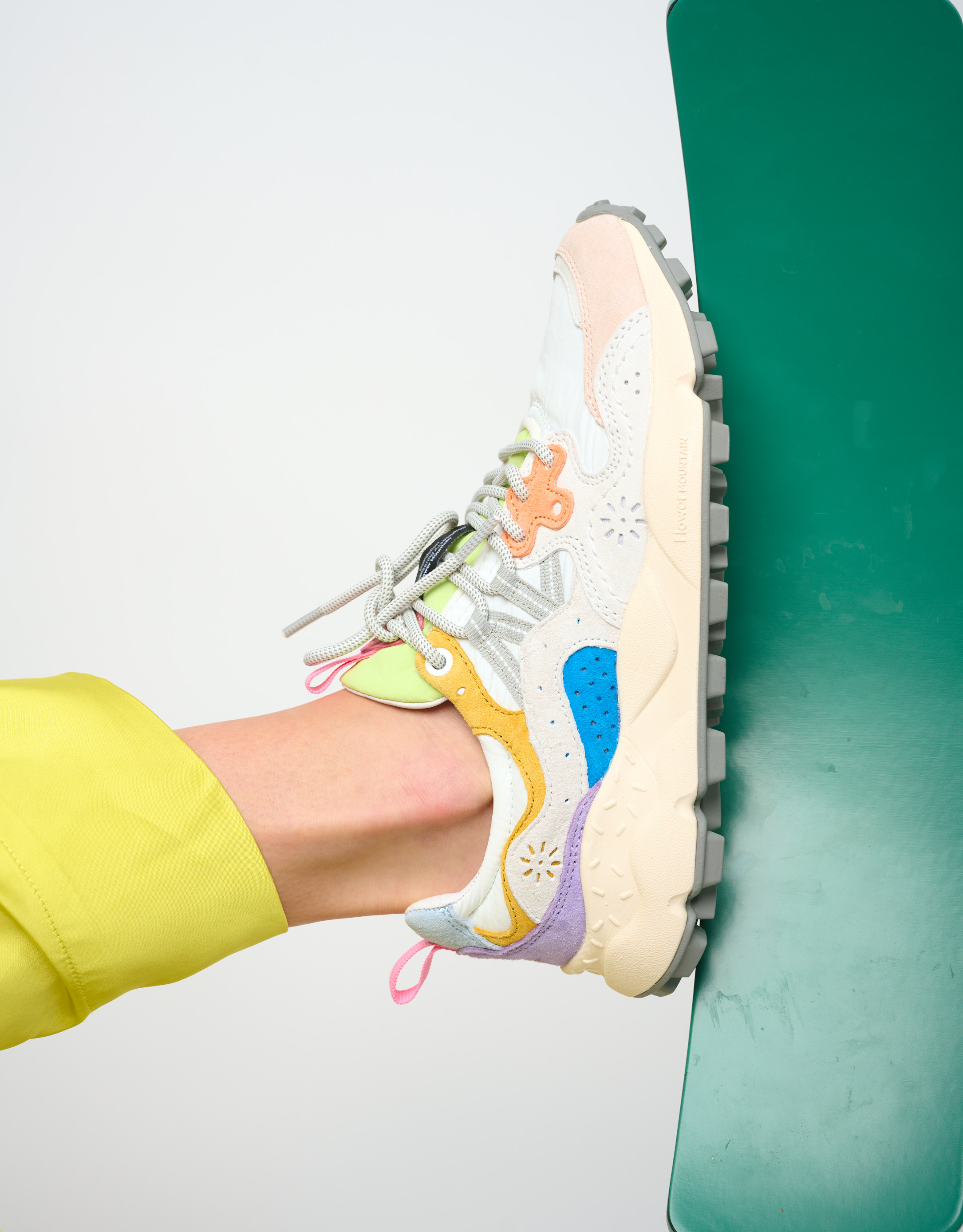 נעלי נשים - Flower Mountain - סניקרס YAMANO צבעוניות - לבן   ורוד