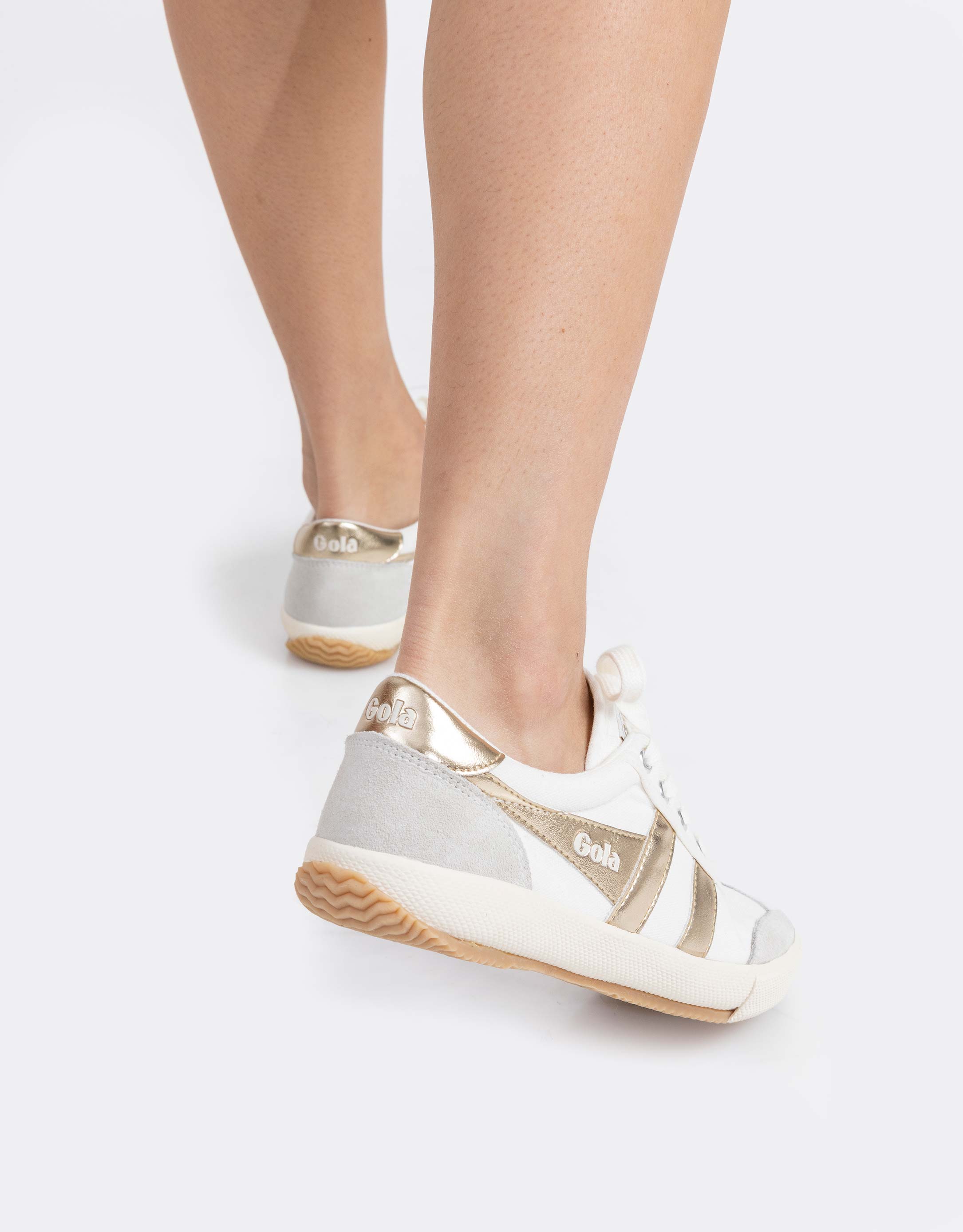 נעלי נשים - Gola - סניקרס BADMINTON - לבן   זהב