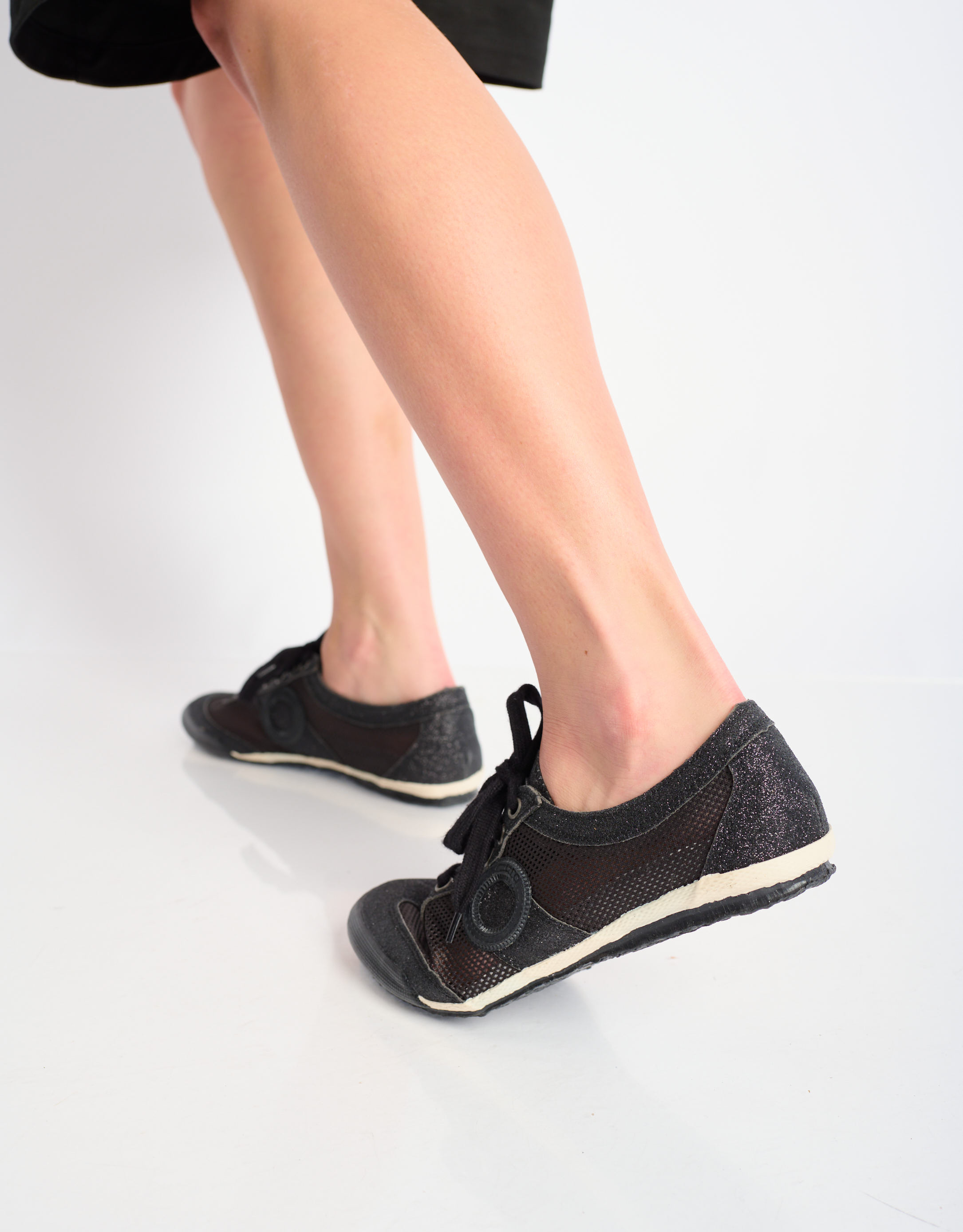 נעלי נשים - Aro - סניקרס JOANETA GLITTER - שחור4