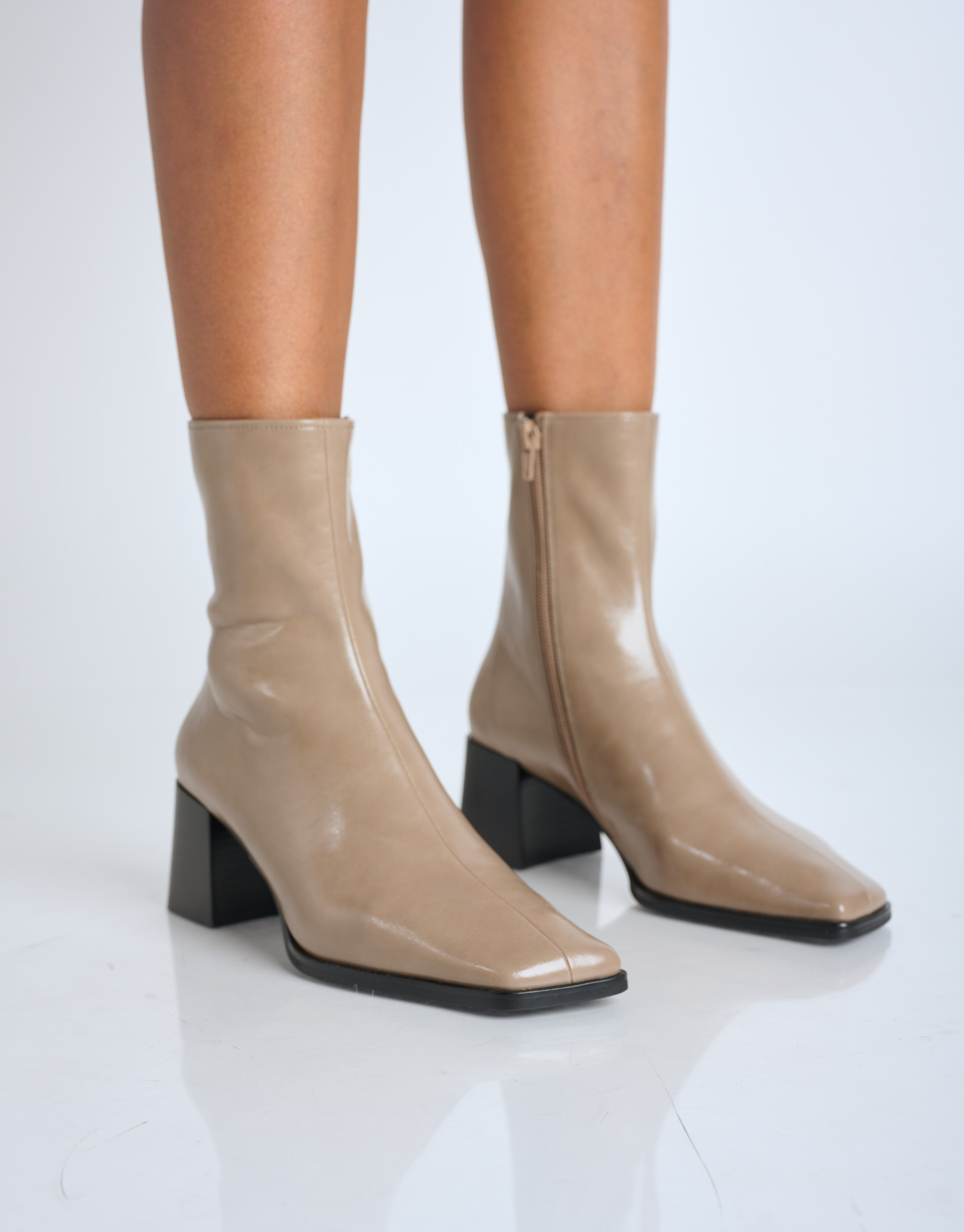 נעלי נשים - Jeffrey Campbell - מגפונים SLIQUE - אפור חום2