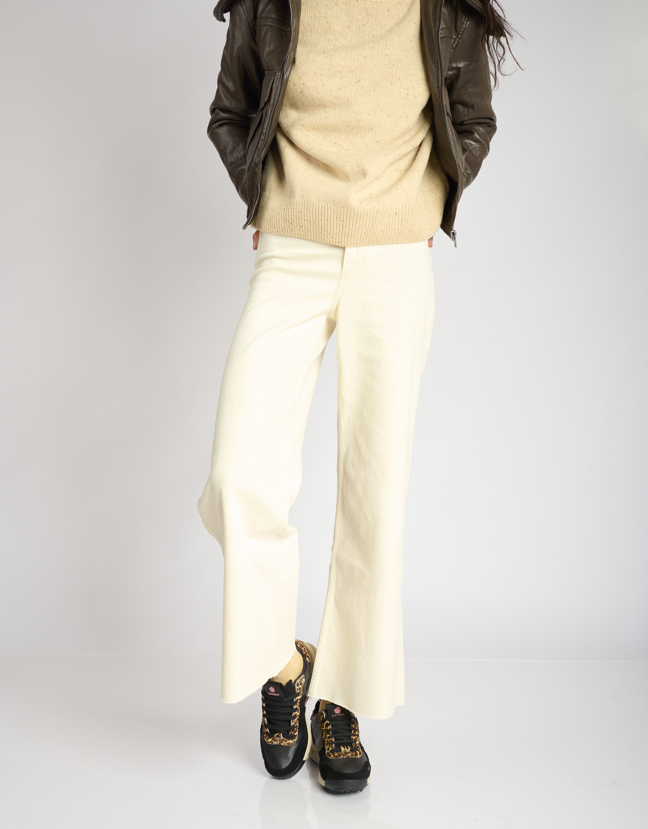 נעלי נשים - Satorisan - סניקרס עור CHACRONA - שחור מנומר1