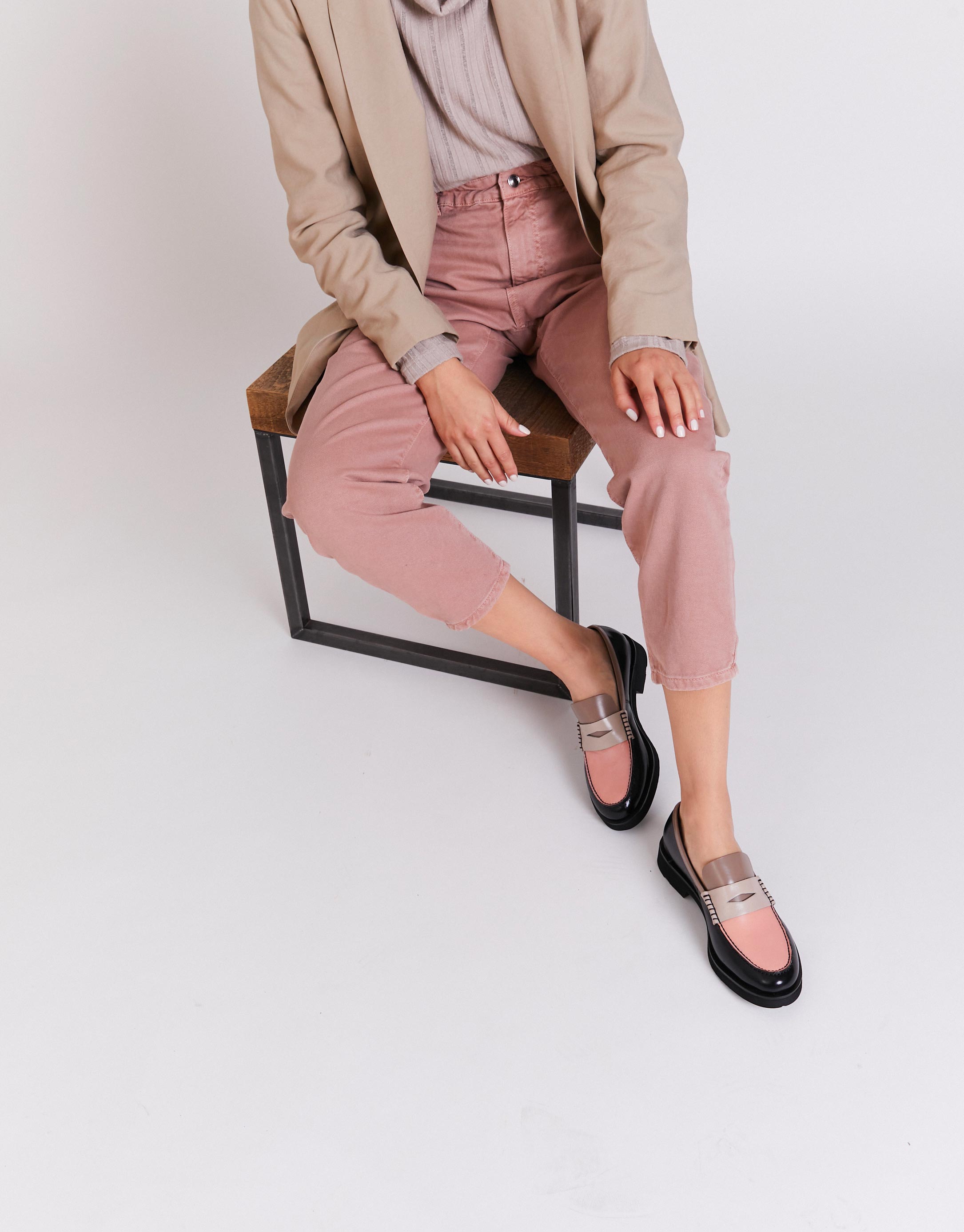 נעלי נשים - Jeffrey Campbell - מוקסינים צבעונים LENNA - שחור אפור4