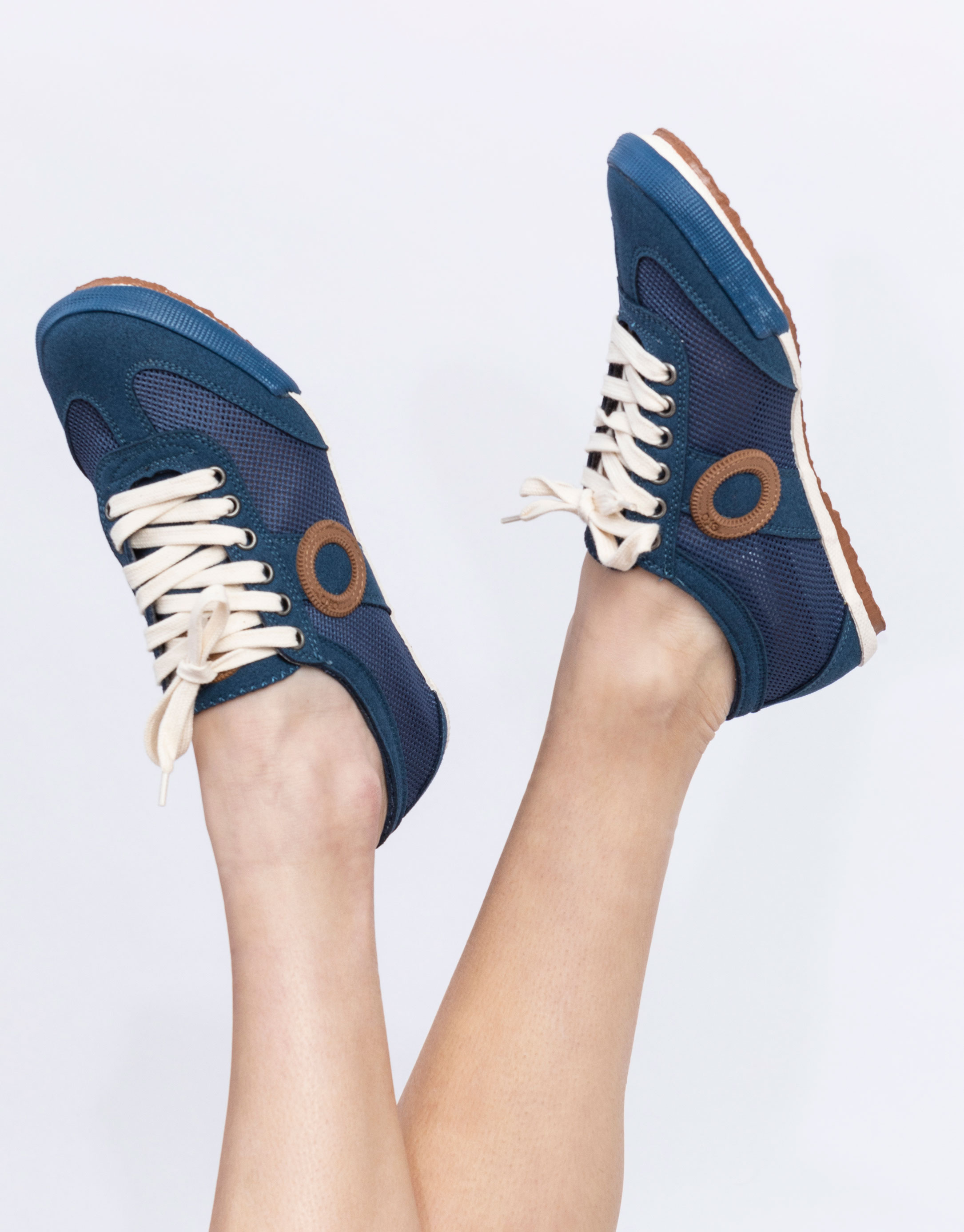 נעלי נשים - Aro - סניקרס JOANETA VEGAN - כחול   חום