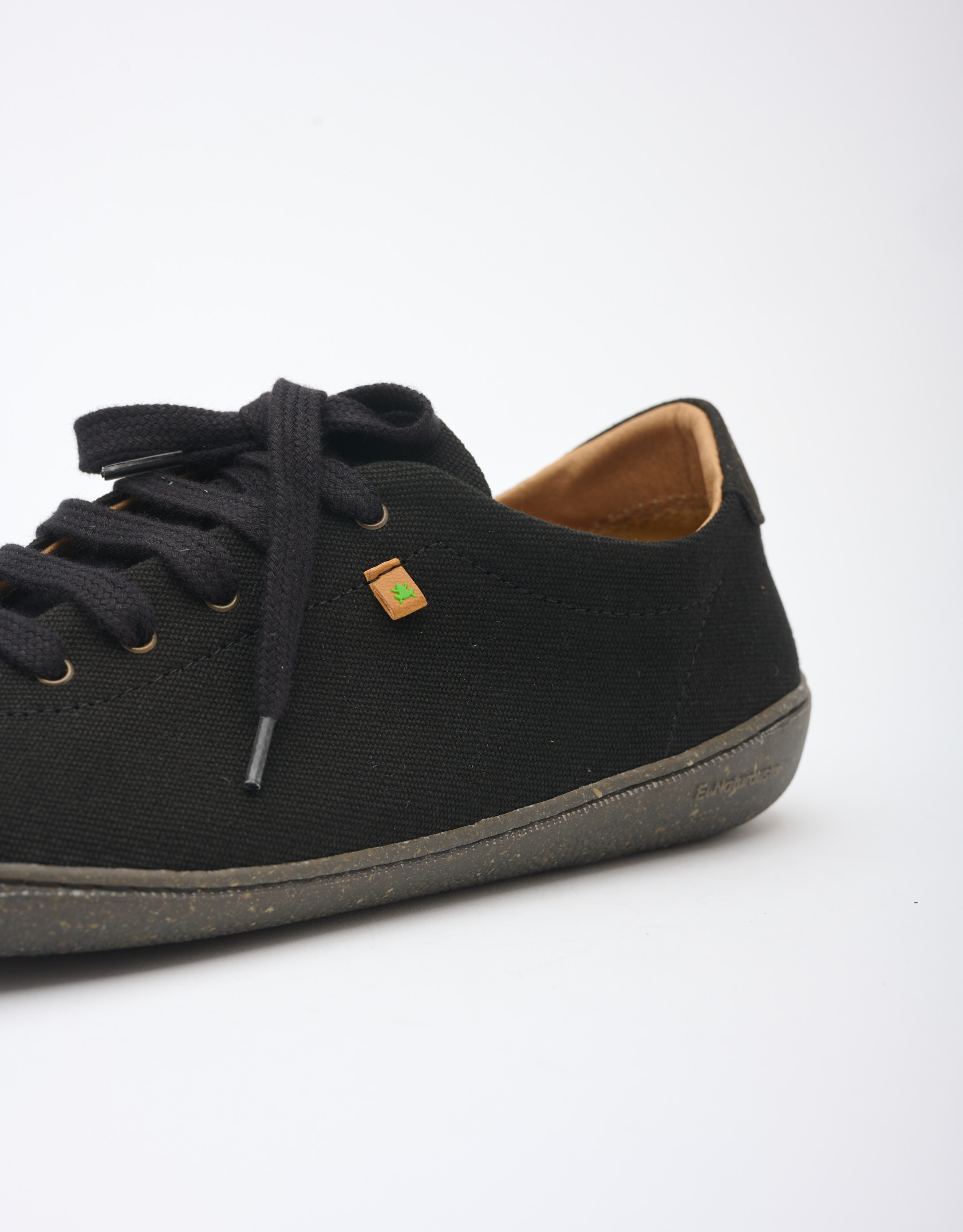 נעלי גברים - El Naturalista - סניקרס בד PAWIKAN - שחור