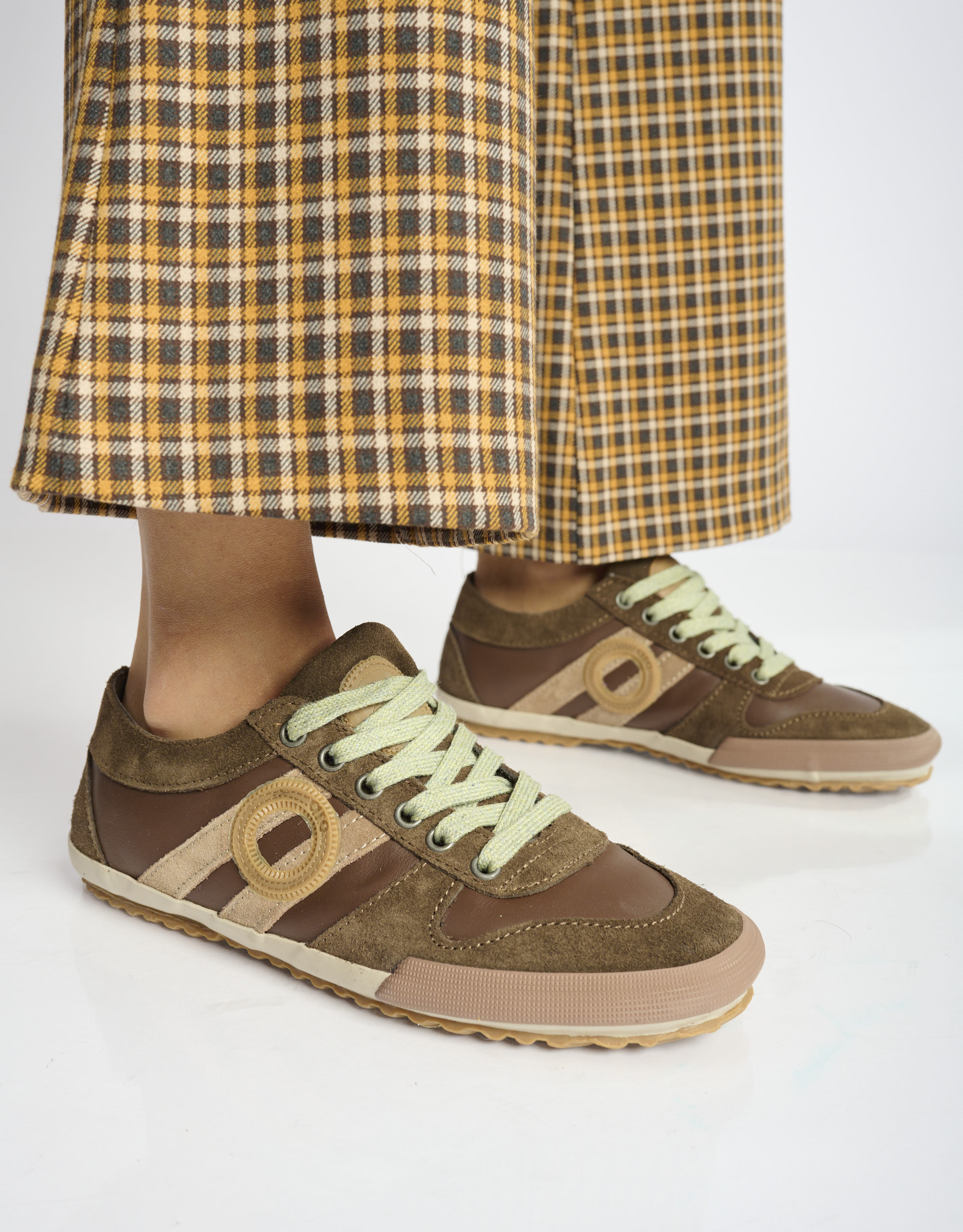 נעלי נשים - Aro - סניקרס נמוכות מעור IDO - חום3