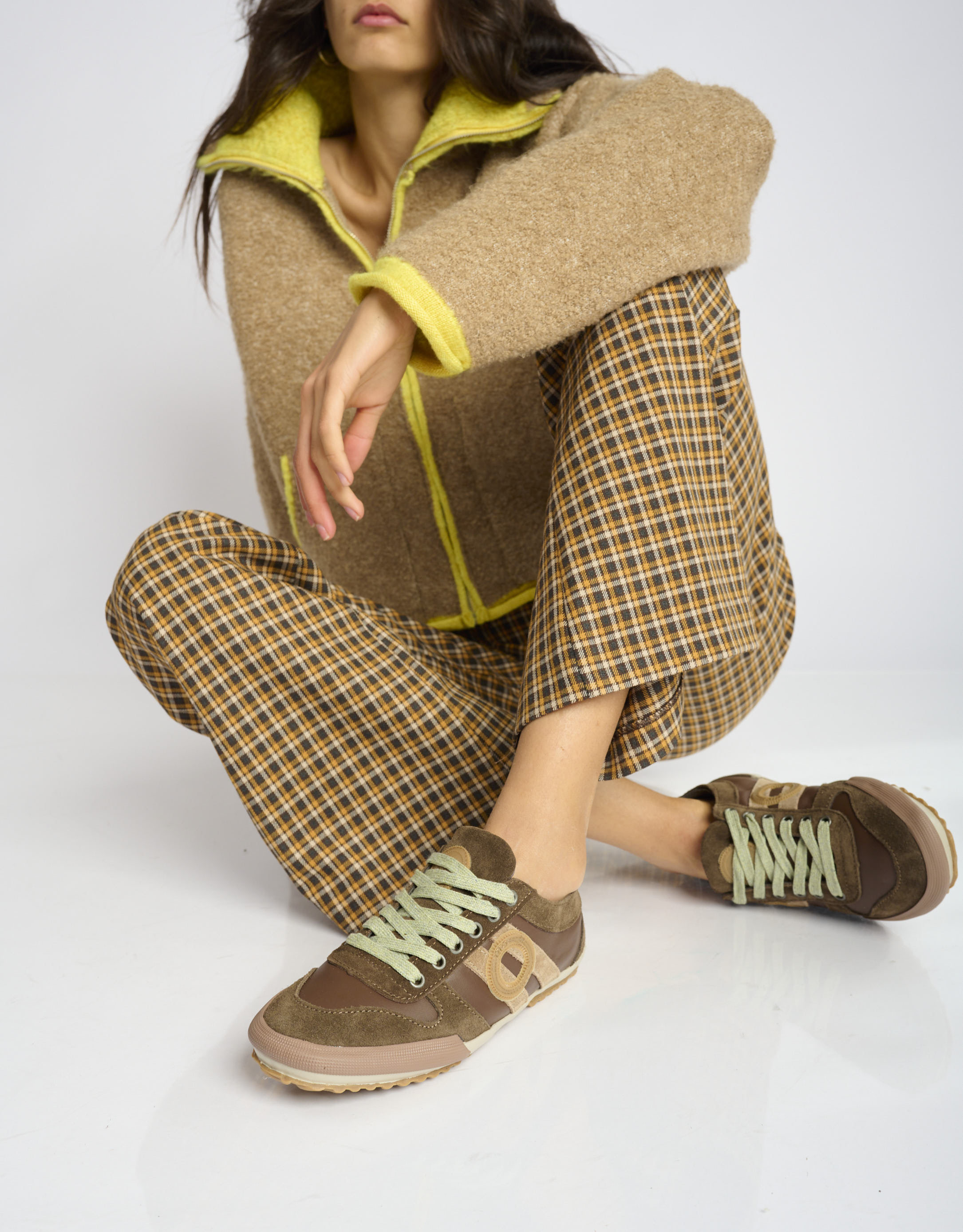 נעלי נשים - Aro - סניקרס נמוכות מעור IDO - חום1