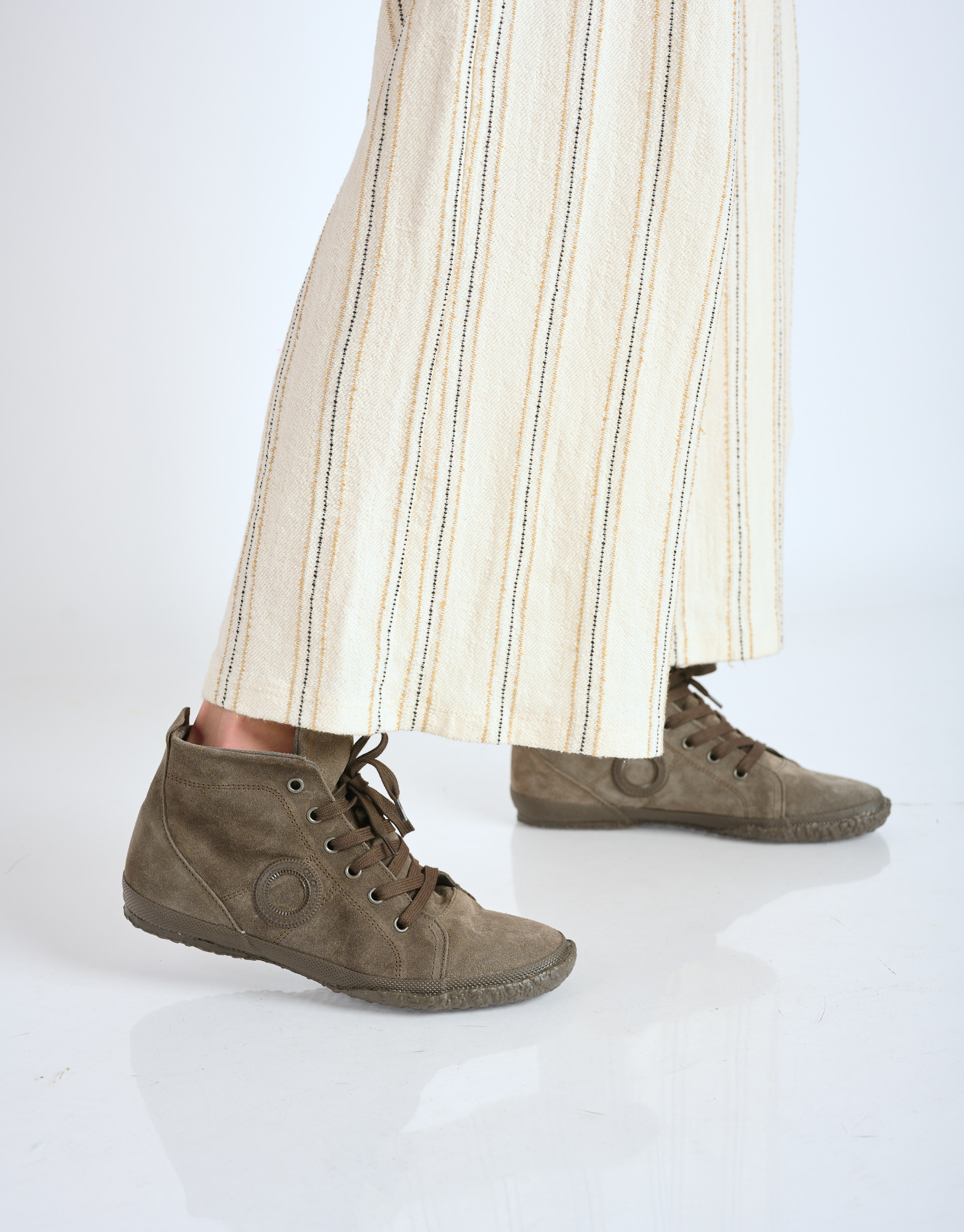 נעלי נשים - Aro - סניקרס זמש גבוהות WILLY - חום כהה1