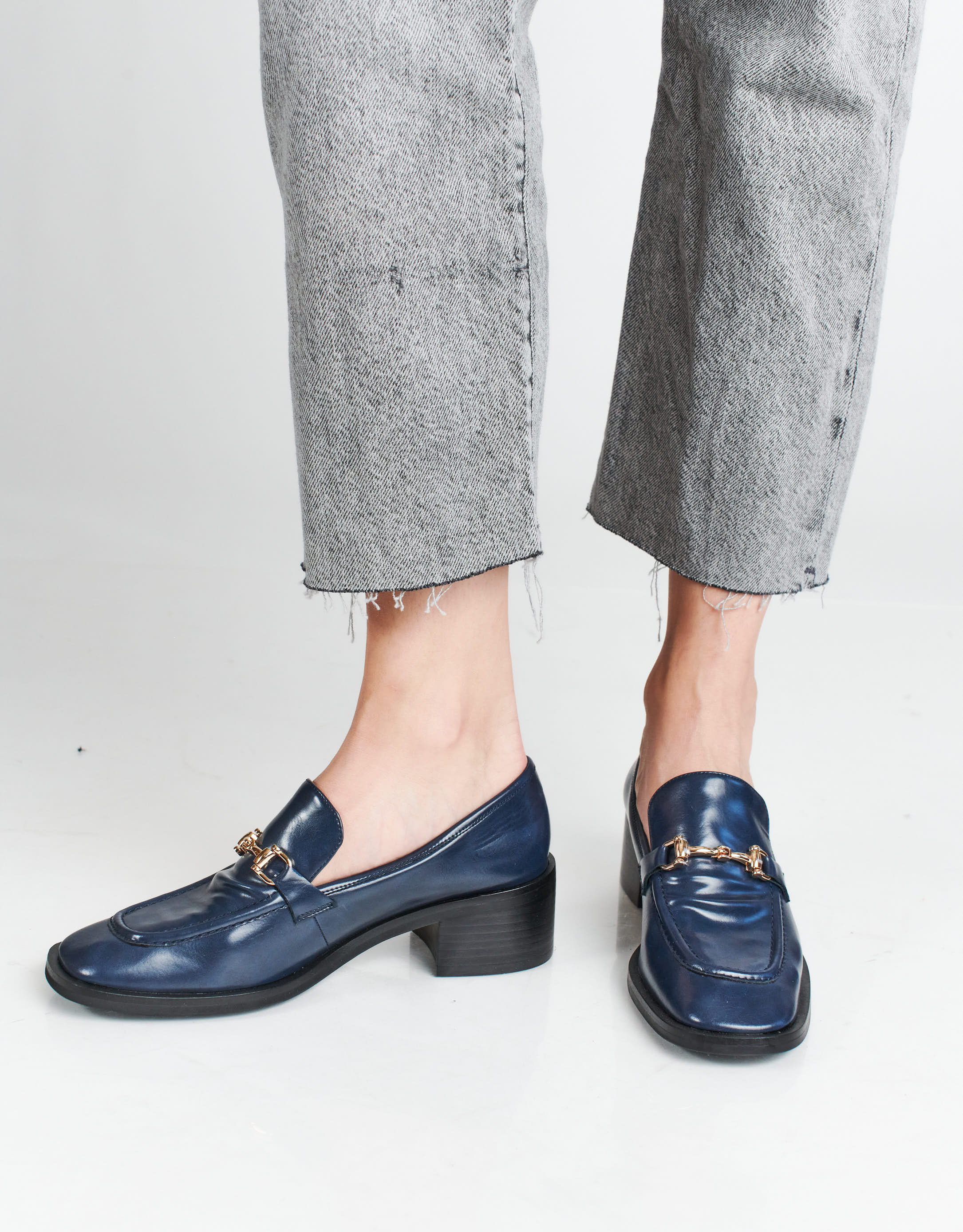 נעלי נשים - Jeffrey Campbell - מוקסינים עם עקב REID - כחול3