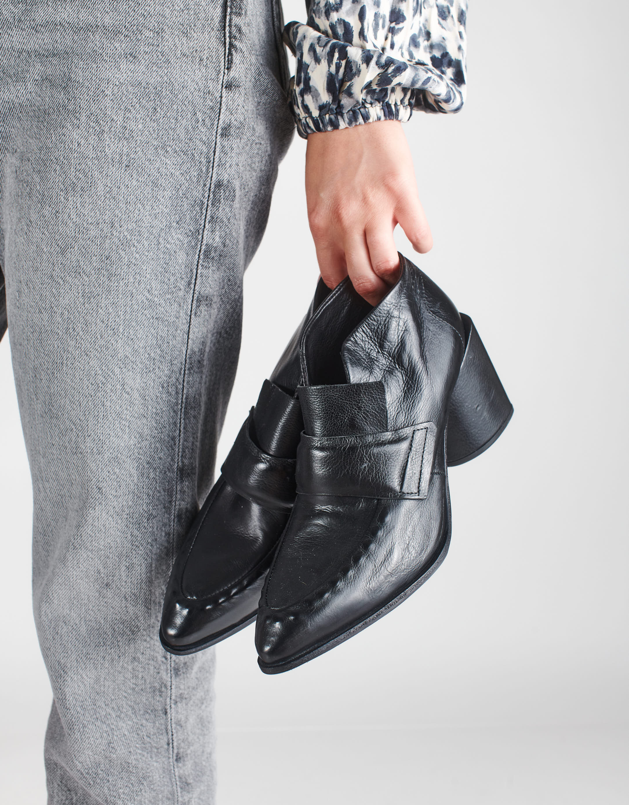 נעלי נשים - A.S. 98 - נעלי עקב מעור ENIA - שחור