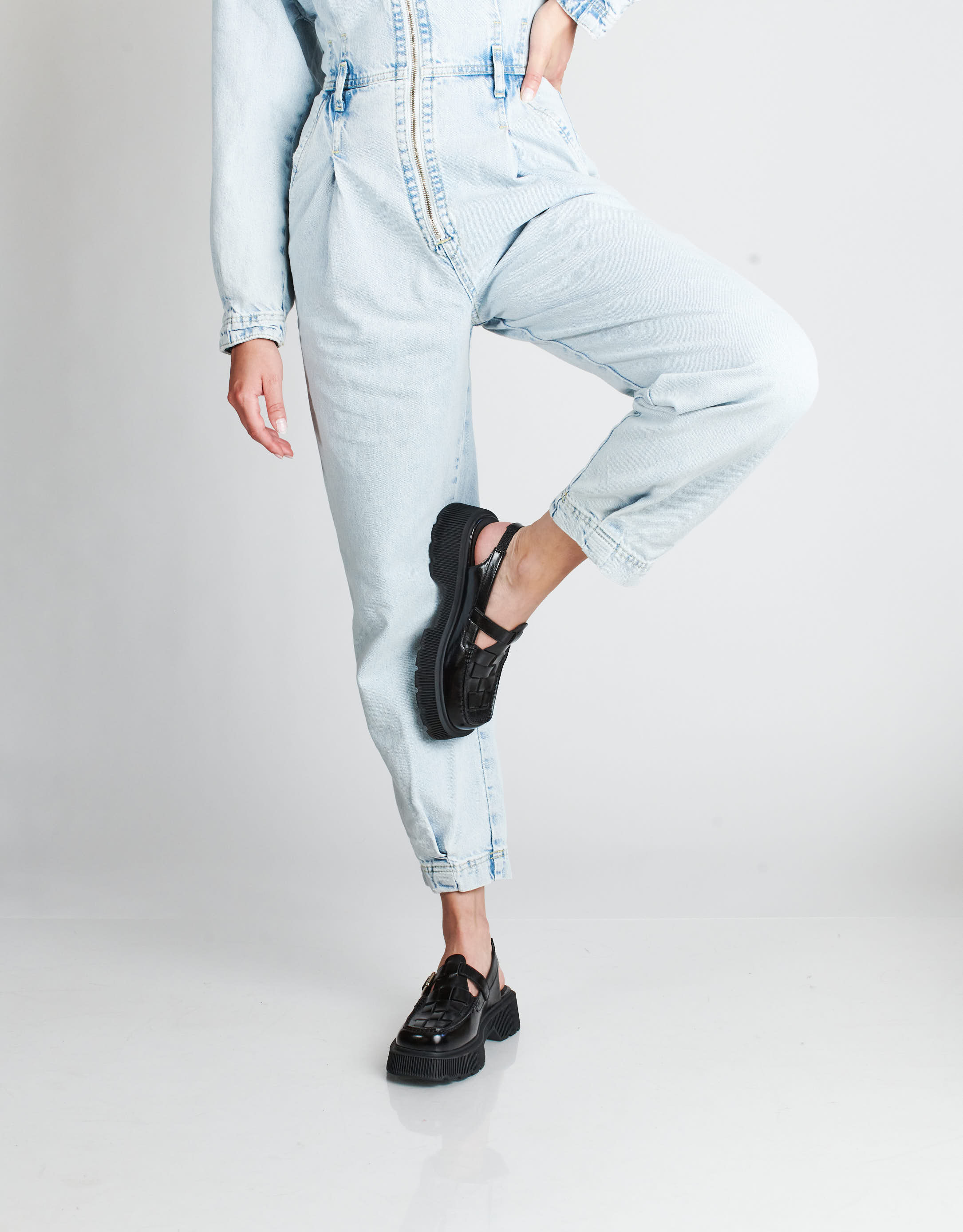 נעלי נשים - Jeffrey Campbell - נעלי פלטפורמה CROSSED - שחור2