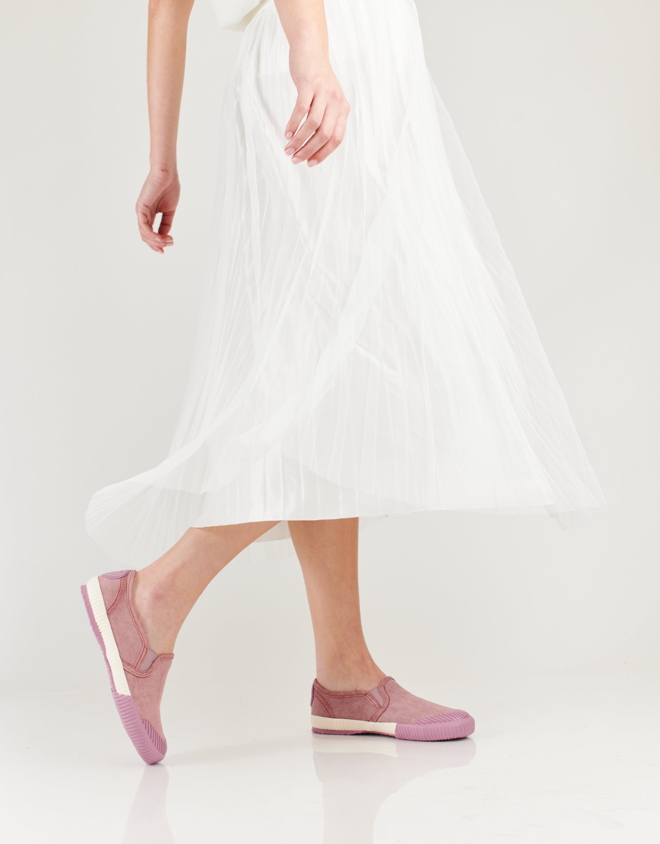 נעלי נשים - Aro - סליפ און  טבעוני  CHARLIE - לילך