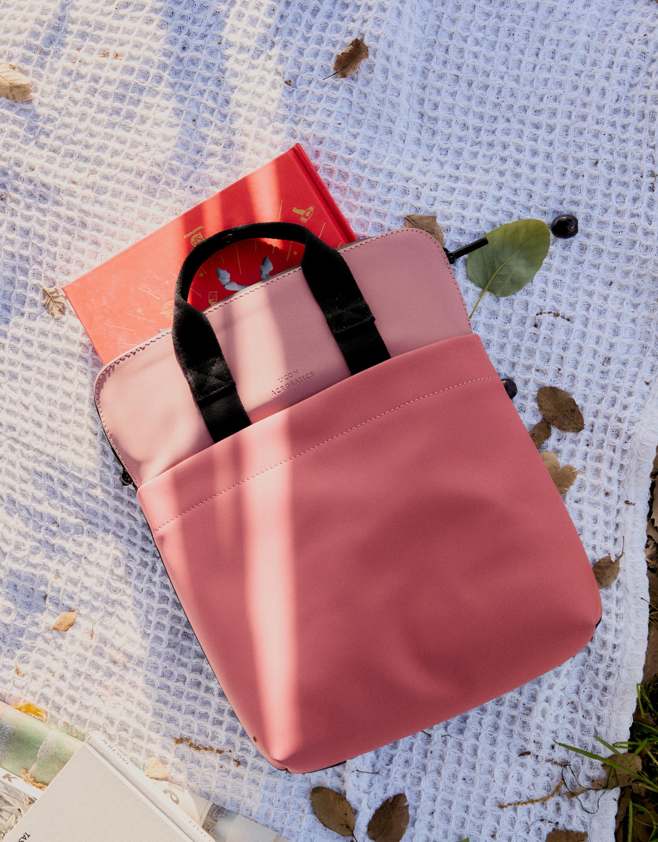 Ucon Acrobatics - תיק גב MASAO MINI LOTUS - קורל