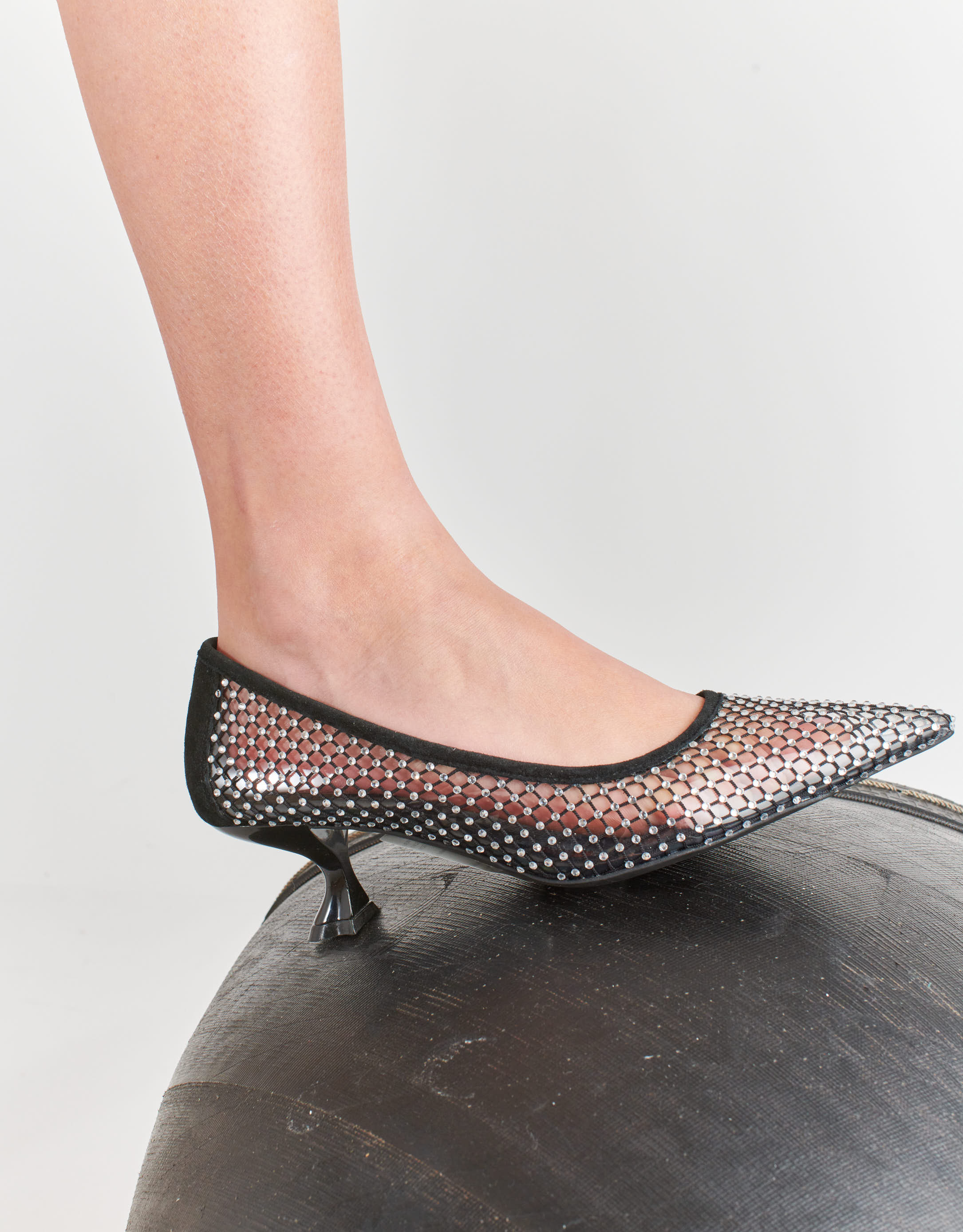 נעלי נשים - Jeffrey Campbell - נעלי סירה רשת ADORED - שחור