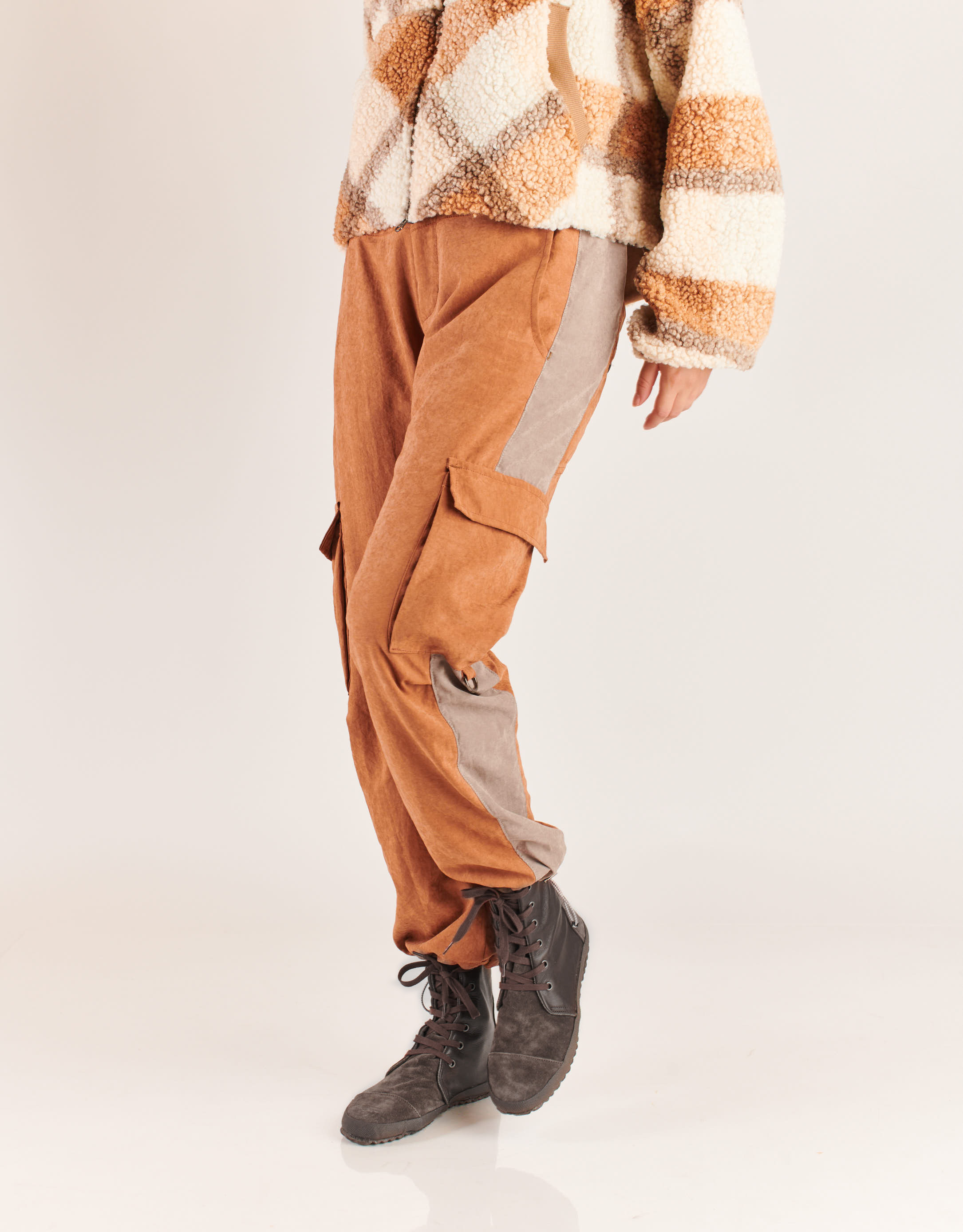 נעלי נשים - Aro - מגפונים עם שרוכים GUS - חום כהה4