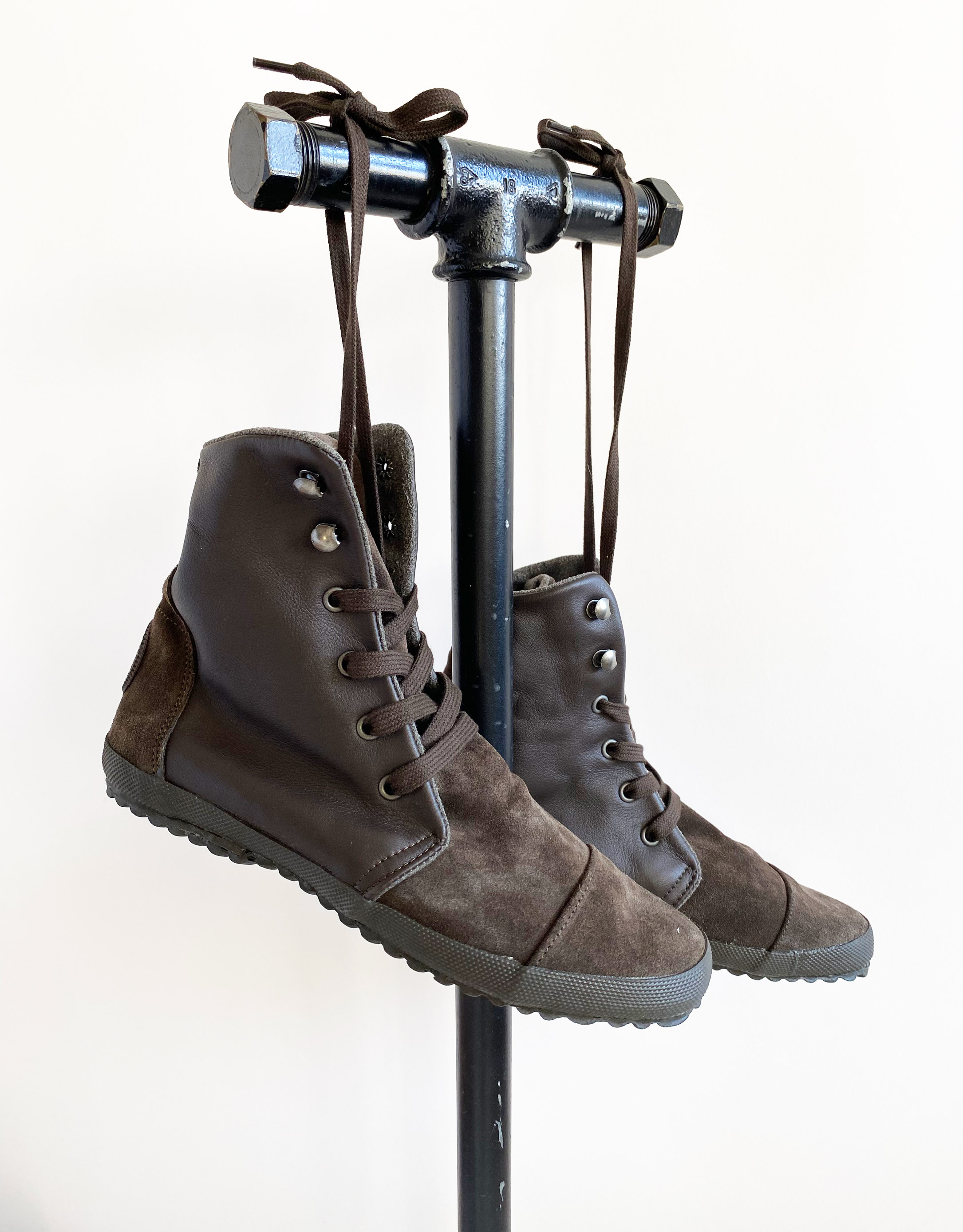 נעלי נשים - Aro - מגפונים עם שרוכים GUS - חום כהה1