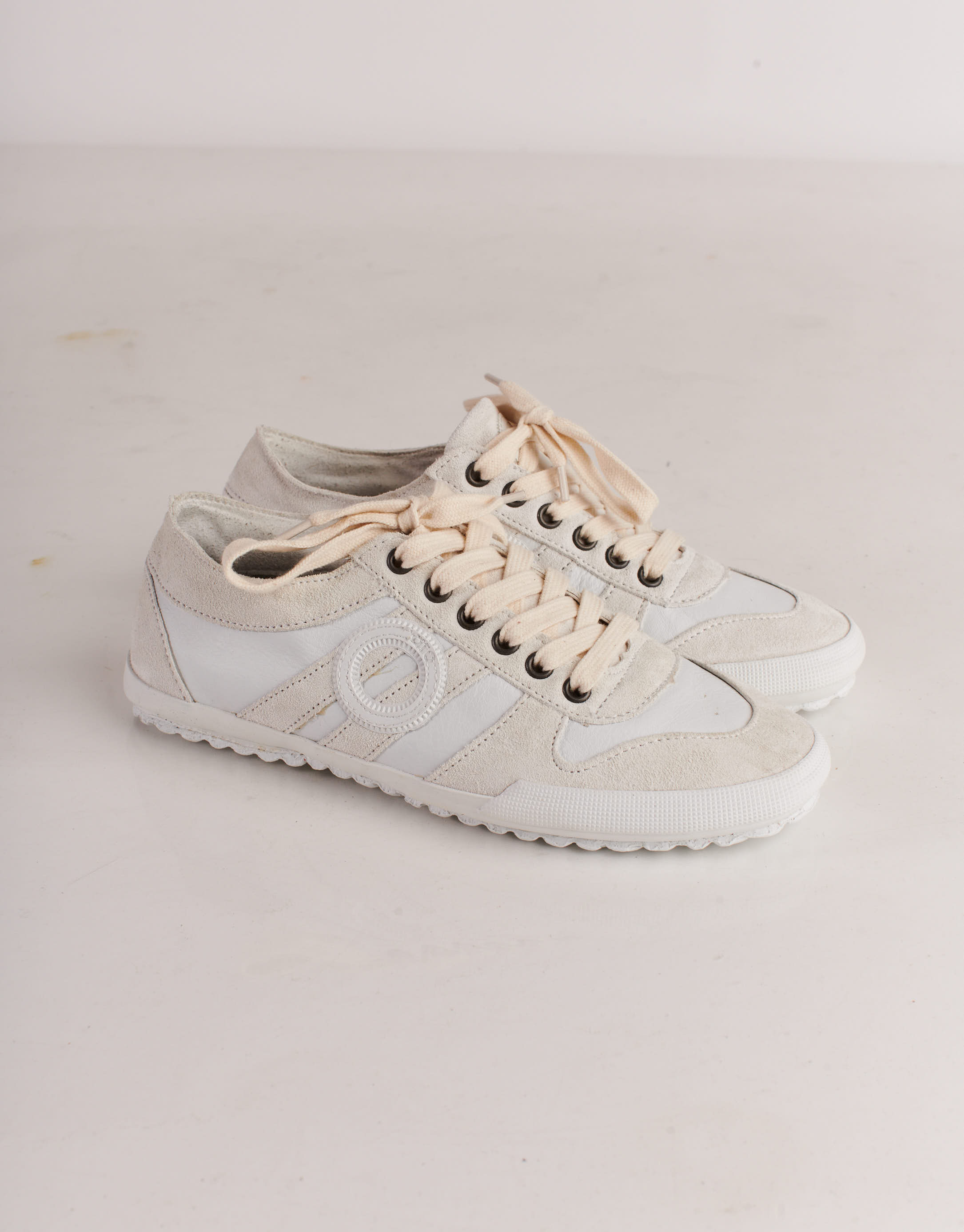 נעלי נשים - Aro - סניקרס נמוכות מעור IDO - לבן4