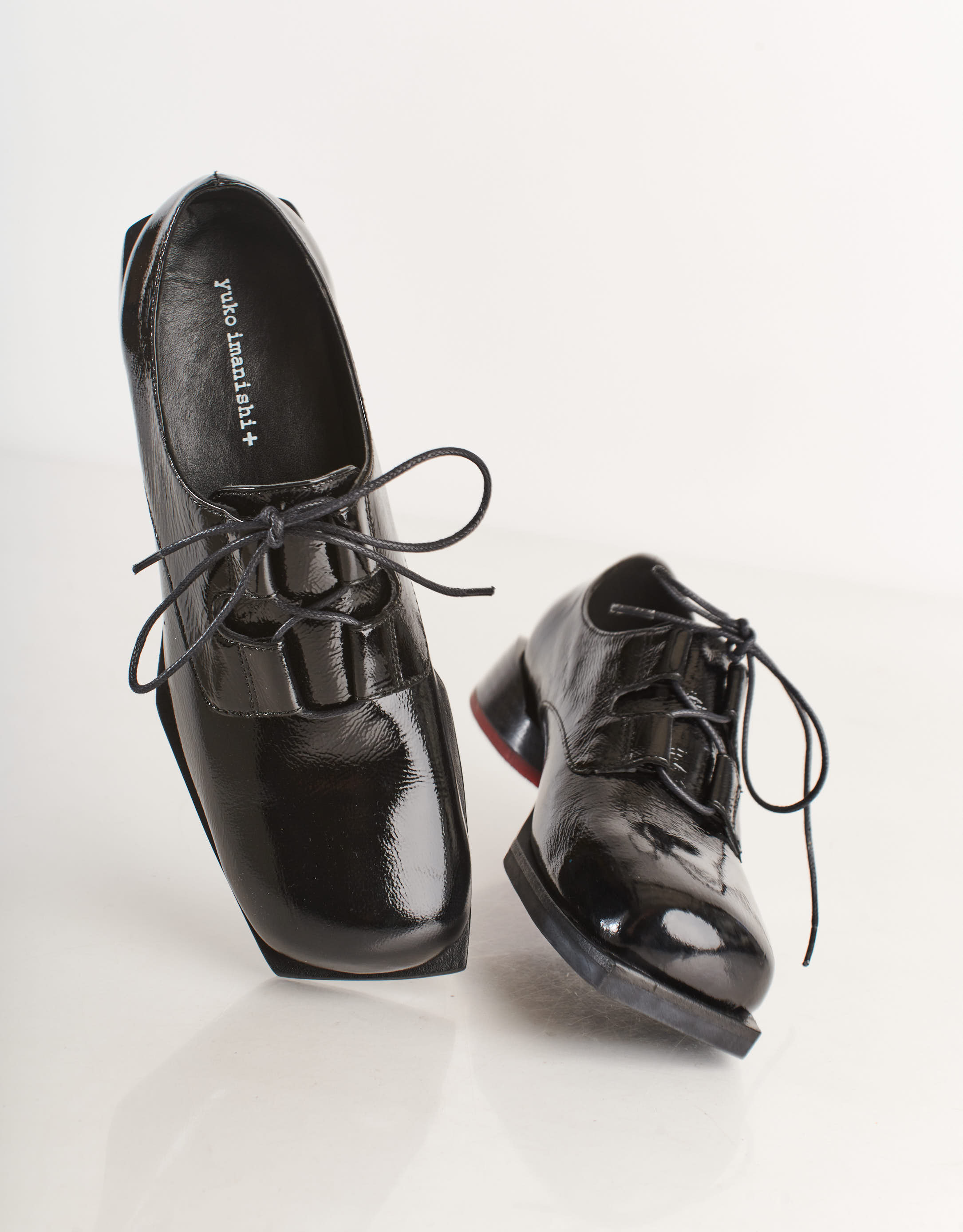 נעלי נשים - Yuko Imanishi - נעלי עור מבריקות COCO - שחור4