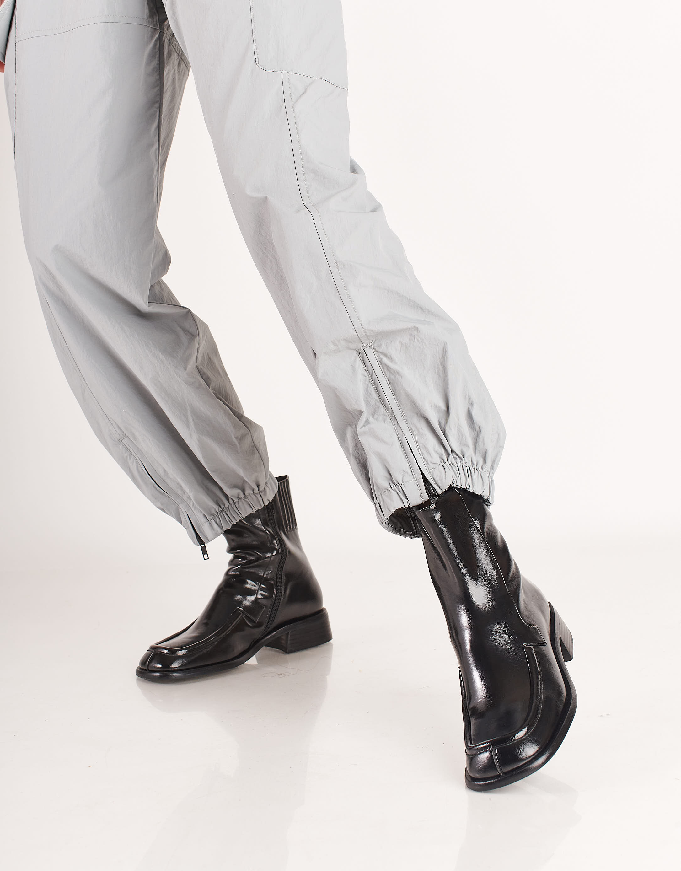 נעלי נשים - Jeffrey Campbell - מגפונים שטוחים ODETTA - שחור3