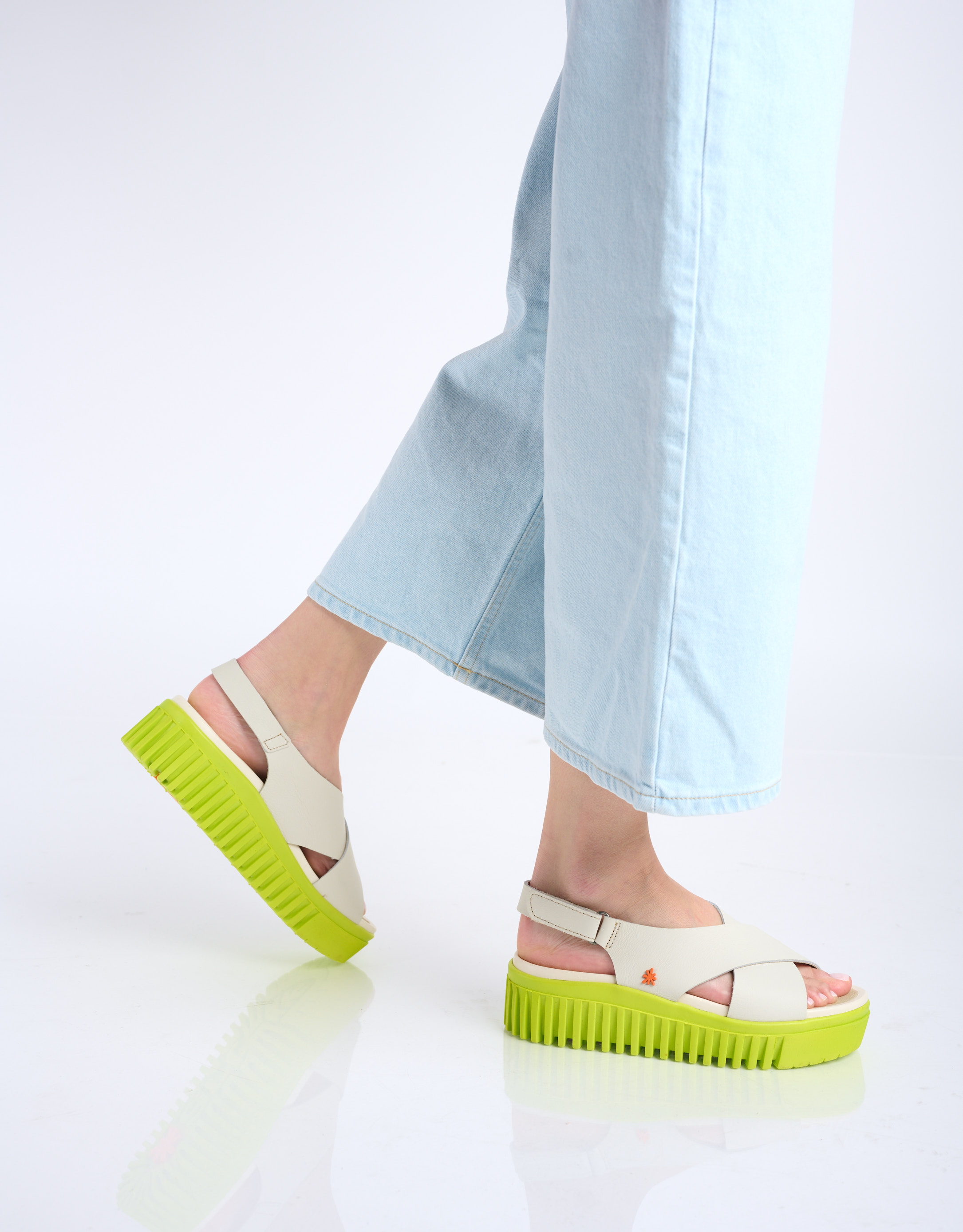 נעלי נשים - Art - סנדלי איקס BRIGHTON - לבן   ירוק