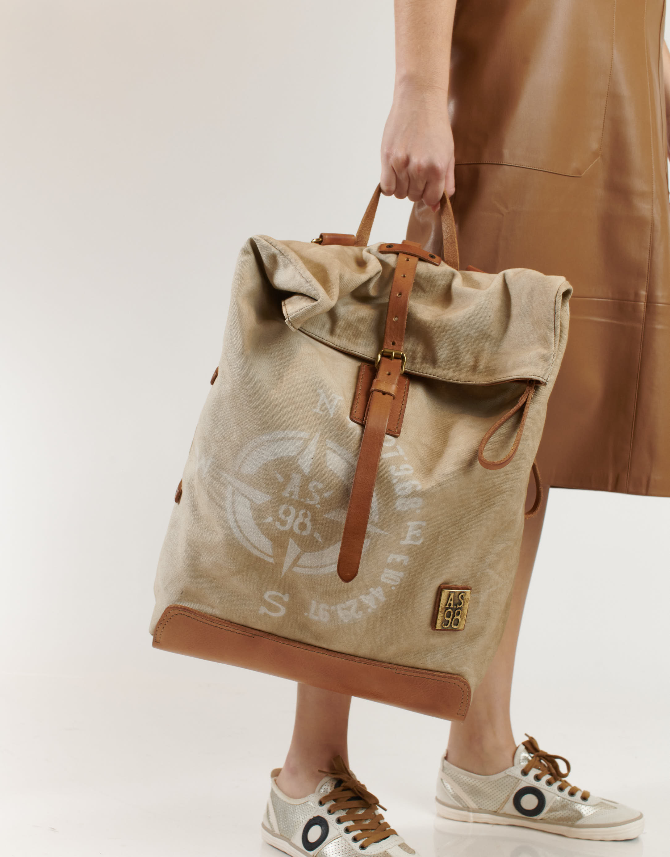 נעלי גברים - A.S. 98 - תיק גב גדול מבד ועור VE - בז'