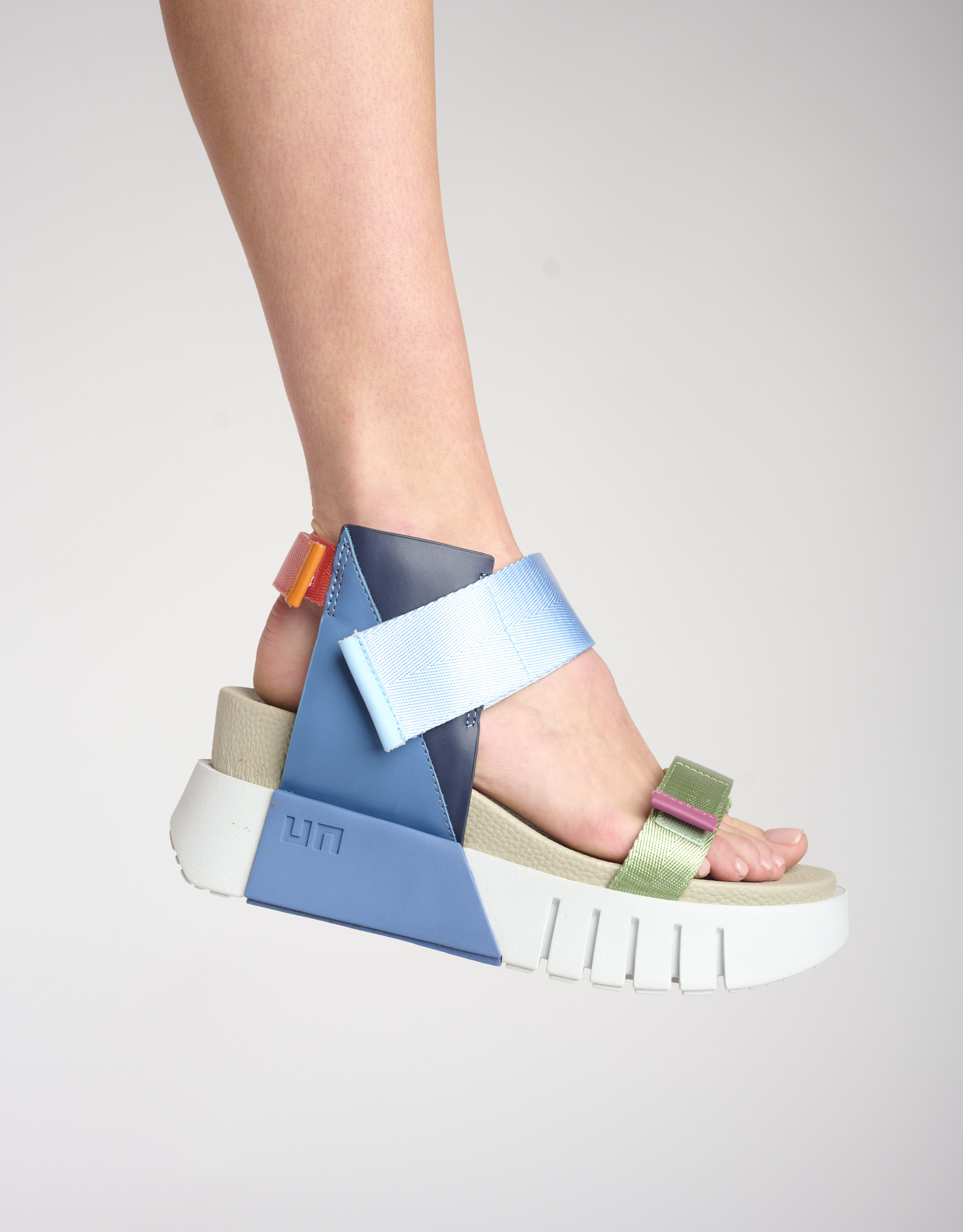 נעלי נשים - United Nude - סנדלי פלטפורמה DELTA RUN - כחול   ירוק