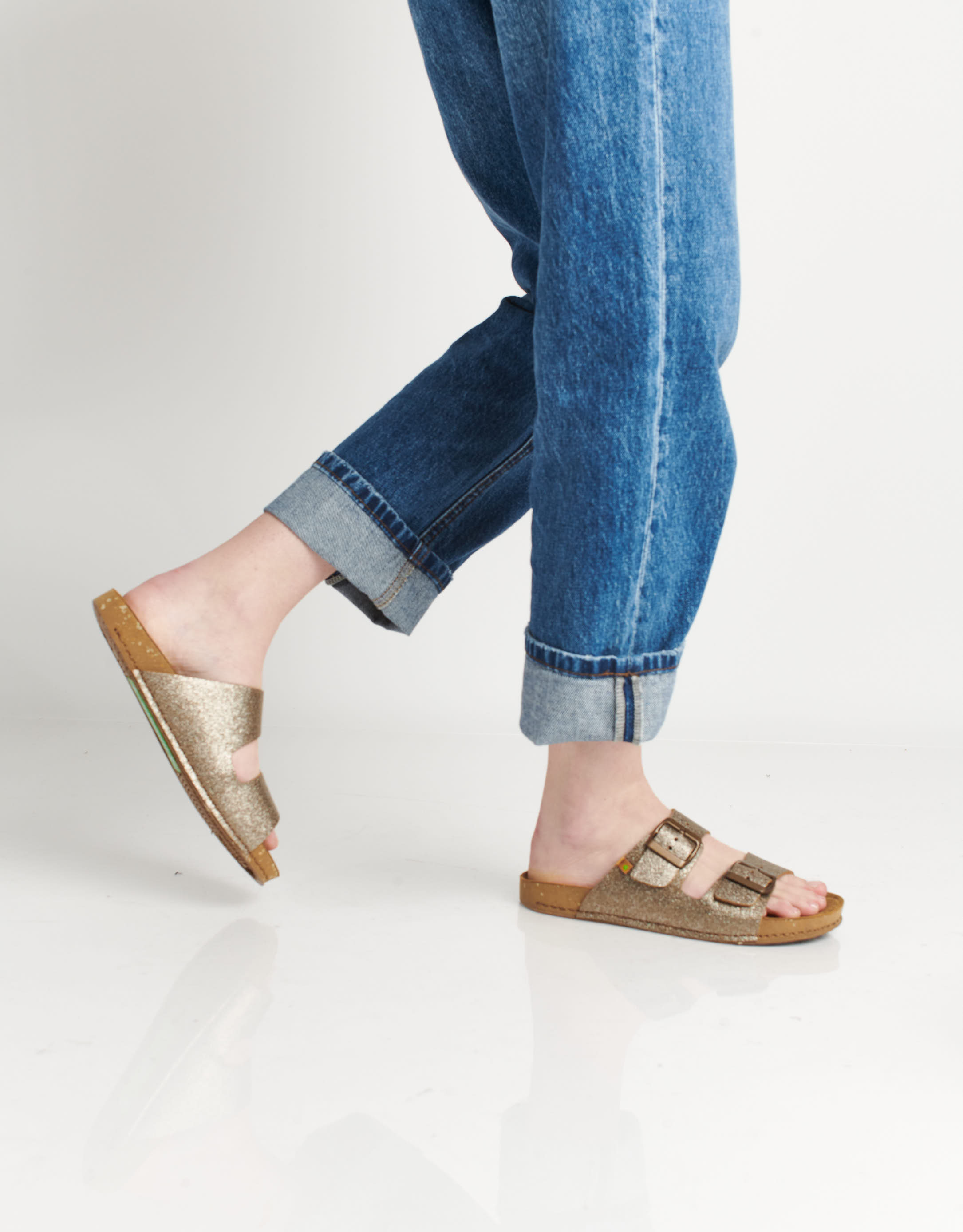 נעלי נשים - El Naturalista - כפכפים טבעוניים BALANCE - ברונזה