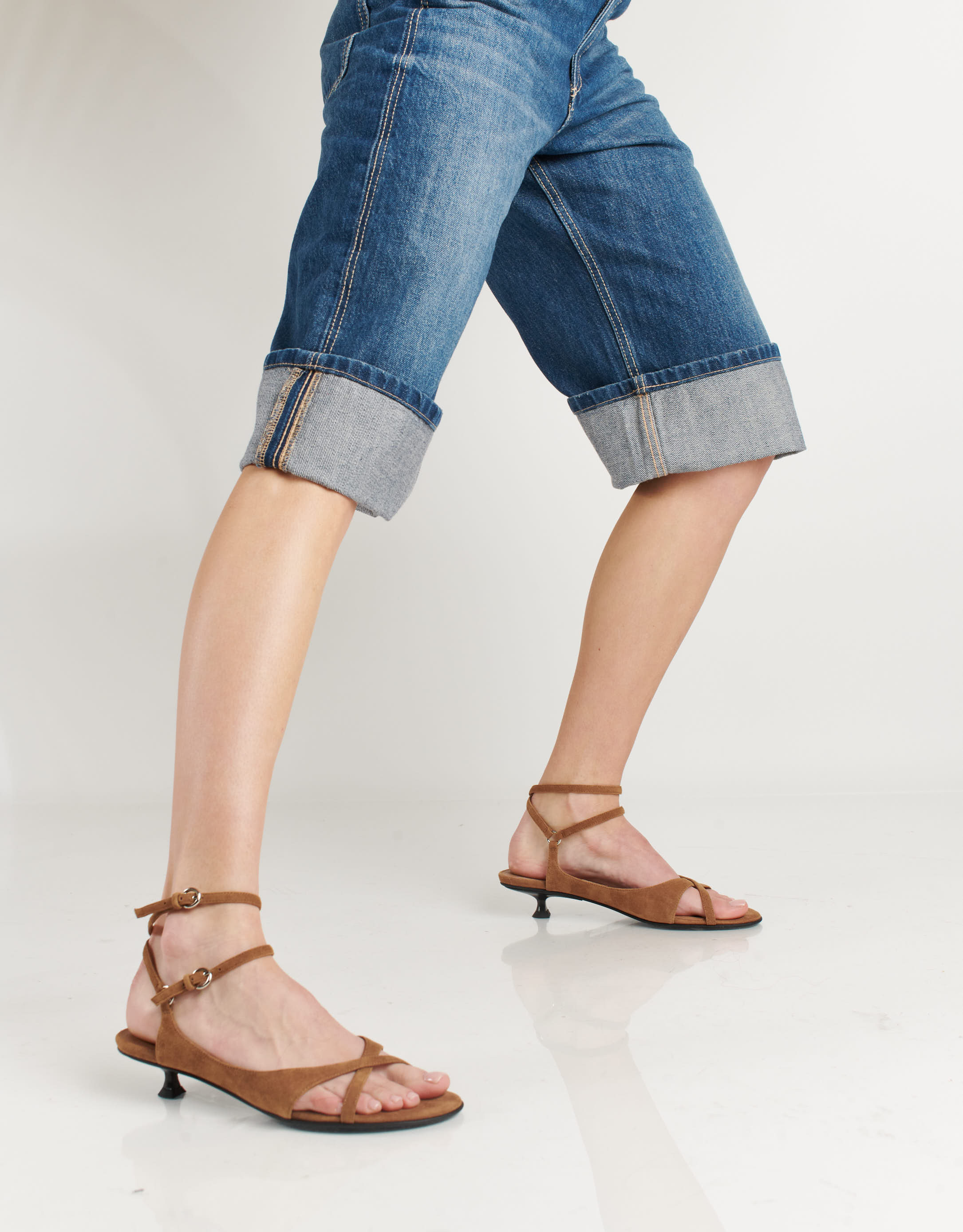 נעלי נשים - Jeffrey Campbell - סנדלי זמש MISTIE - חום בהיר