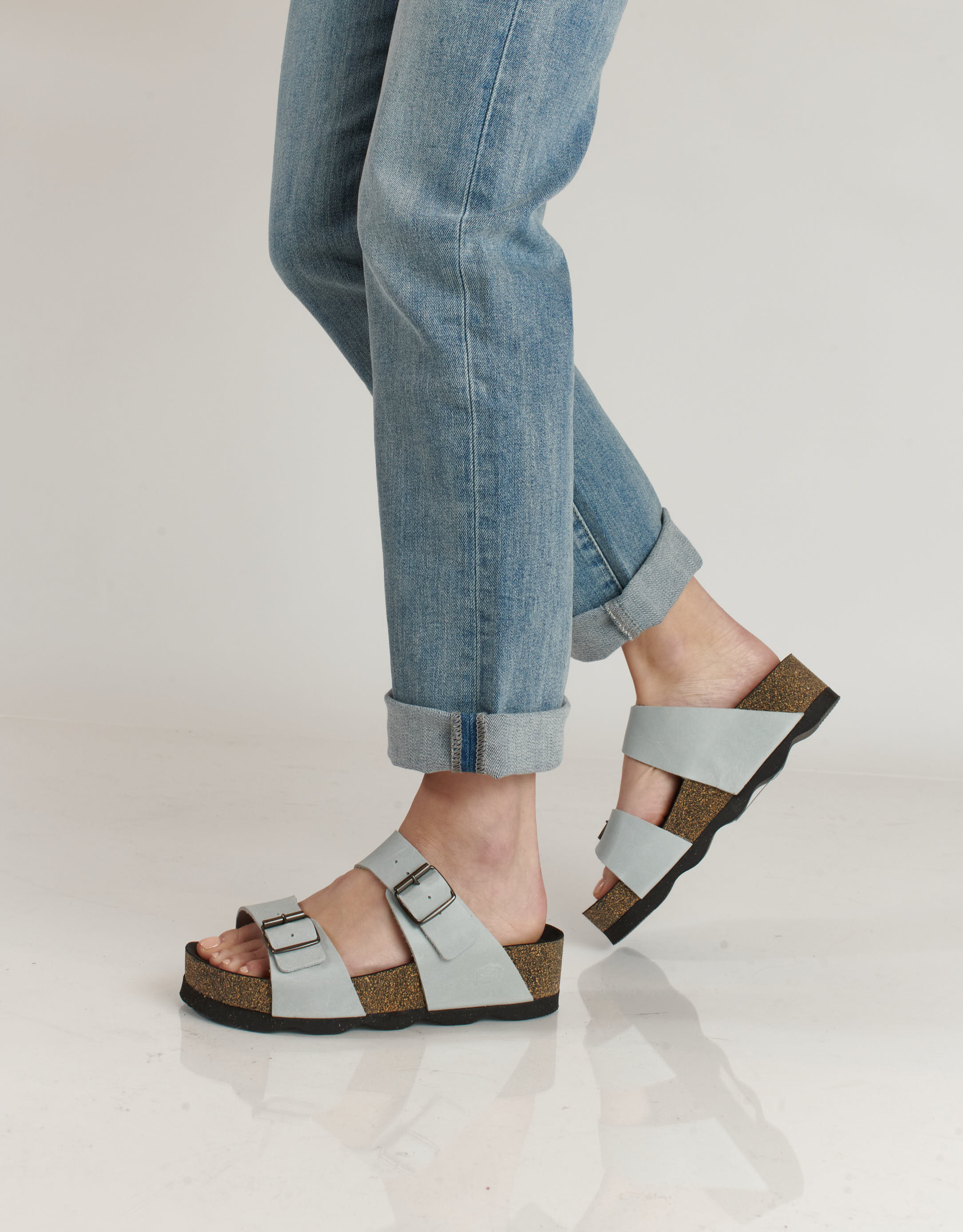 נעלי נשים - loints of Holland - כפכפי רצועות DIDAM B - תכלת