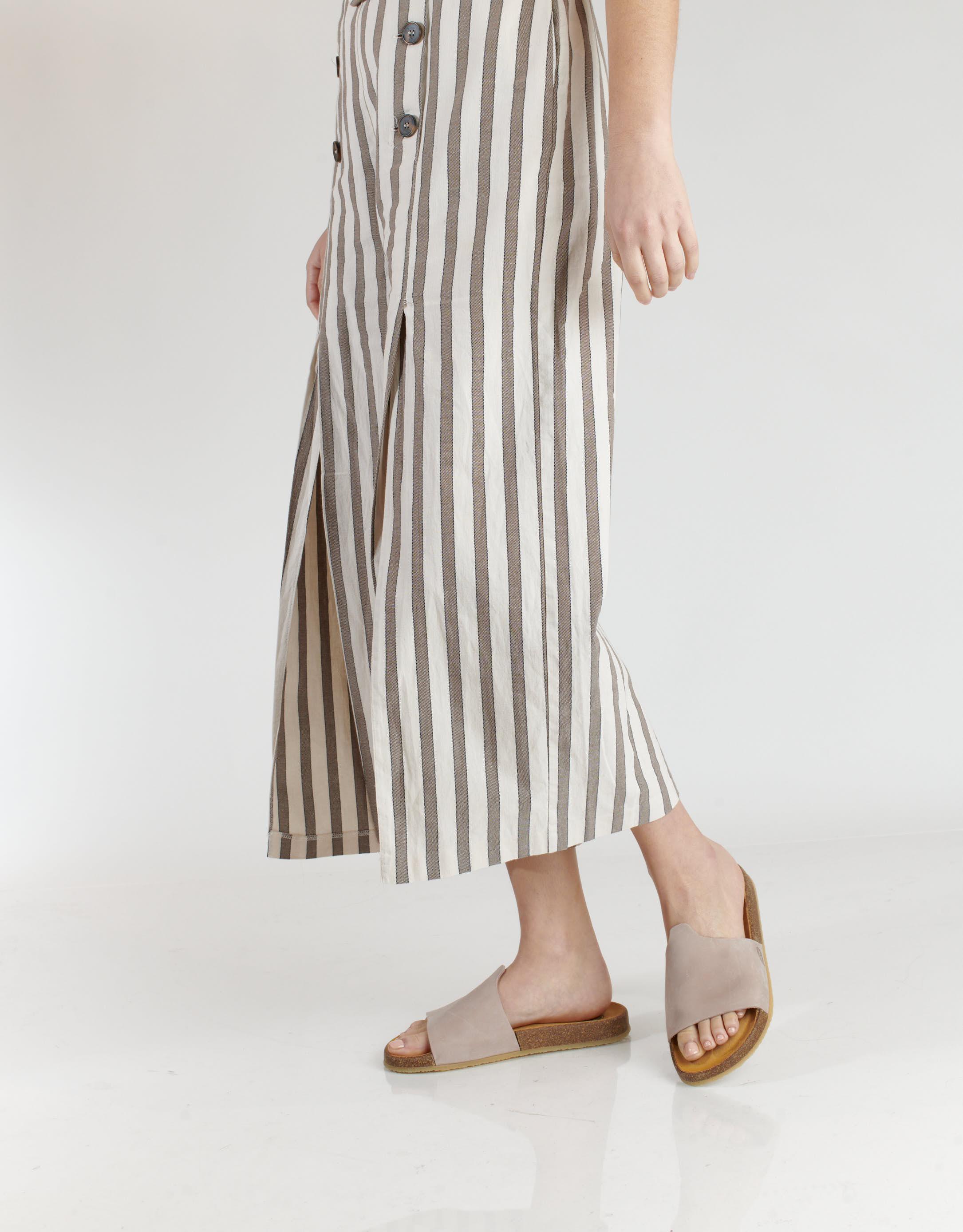 נעלי נשים - loints of Holland - כפכפים RIFF - בז'