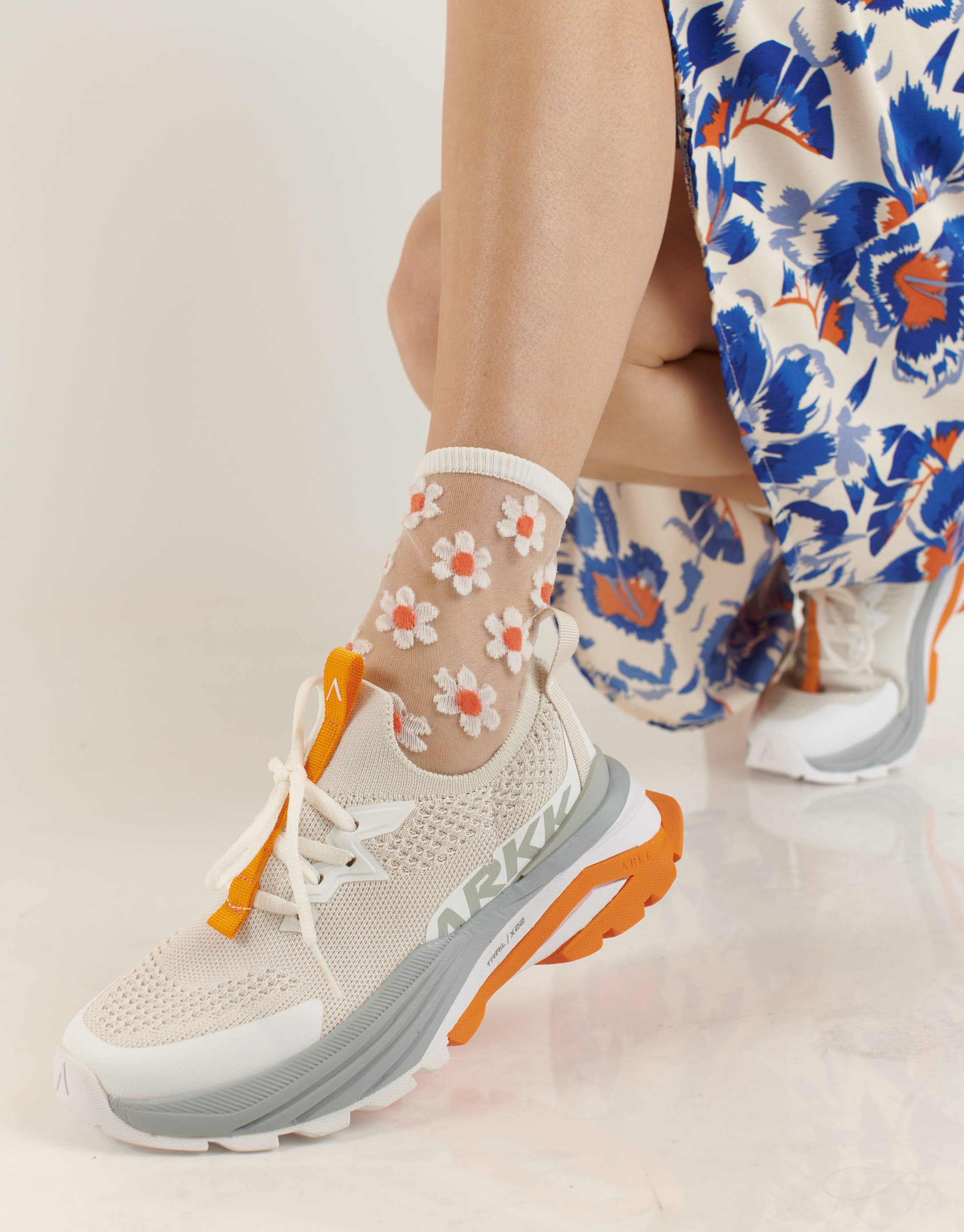 נעלי נשים - Arkk - סניקרס WASTE ZERO - לבן   כתום