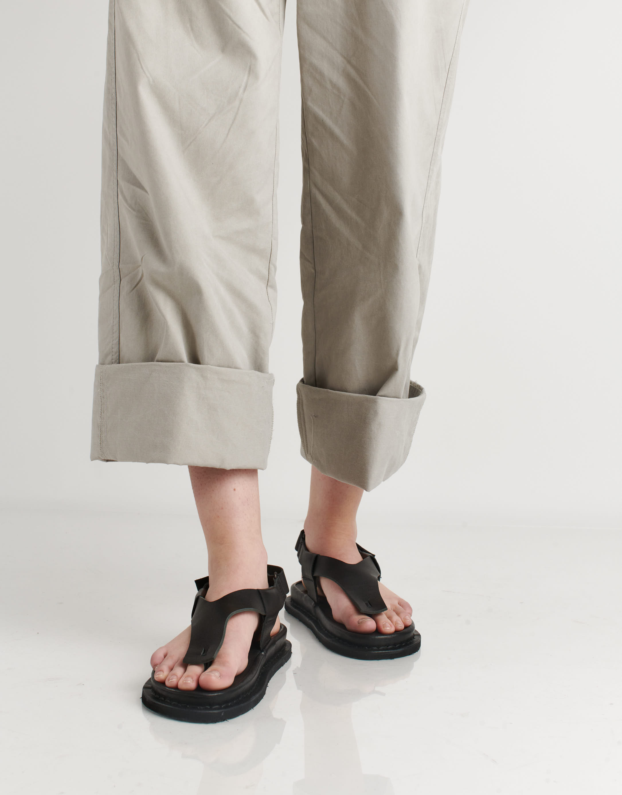 נעלי נשים - Trippen - סנדלי אצבע מעור GRAVITY - שחור