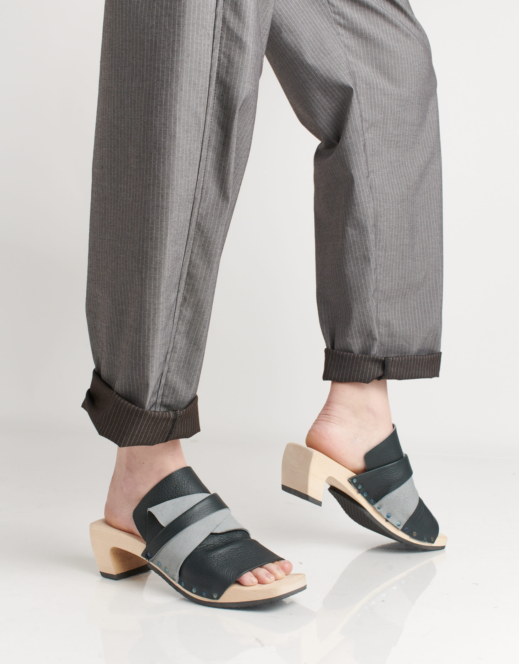 נעלי נשים - Trippen - כפכפי עץ PLANT - אפור