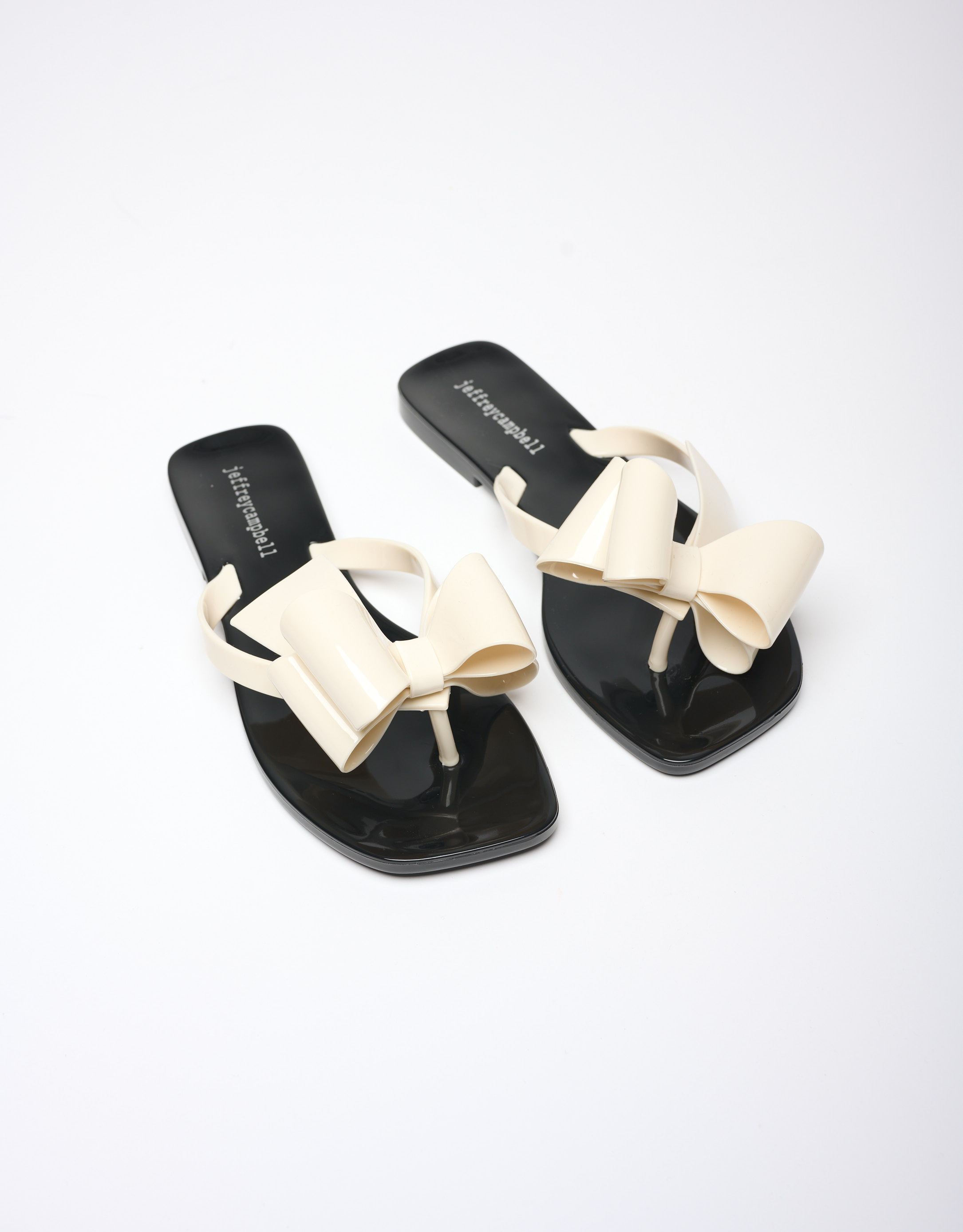 נעלי נשים - Jeffrey Campbell - כפכפי פפיון SUGARY - לבן   שחור