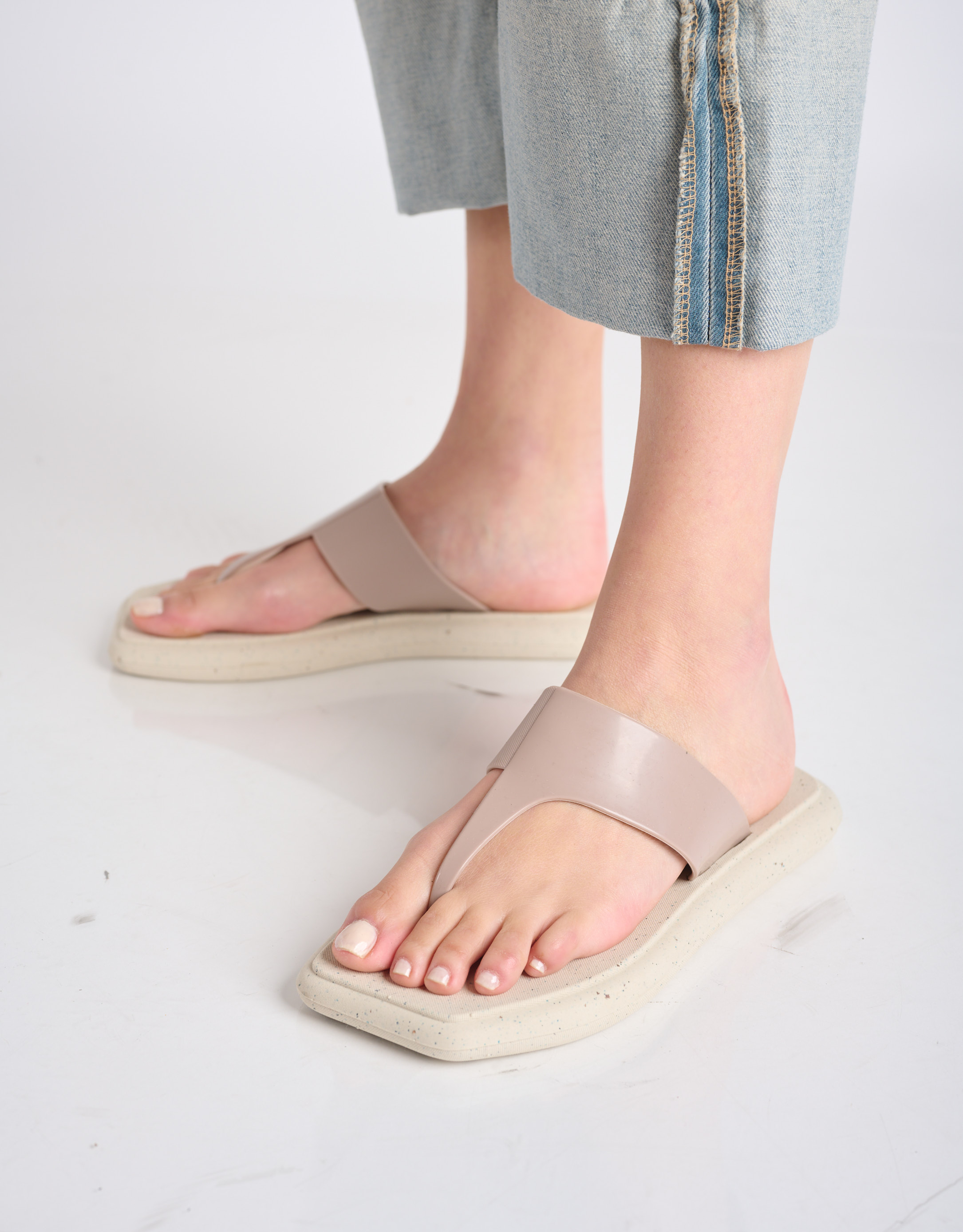 נעלי נשים - voices - כפכפי אצבע FLOW 1 - בז'