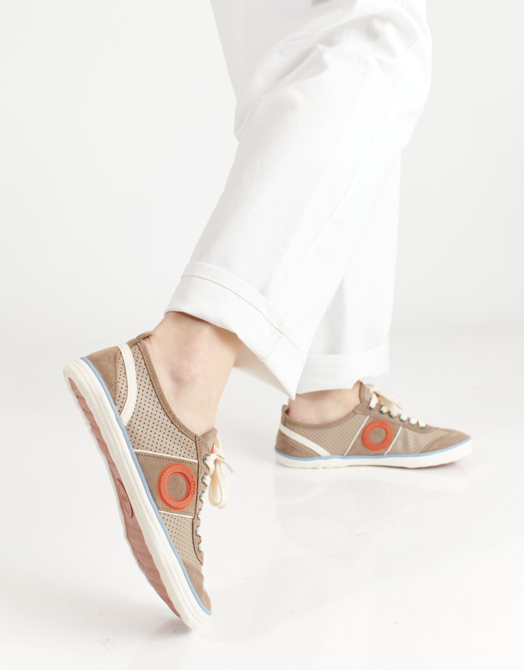 נעלי נשים - Aro - סניקרס PICADA - חום בהיר