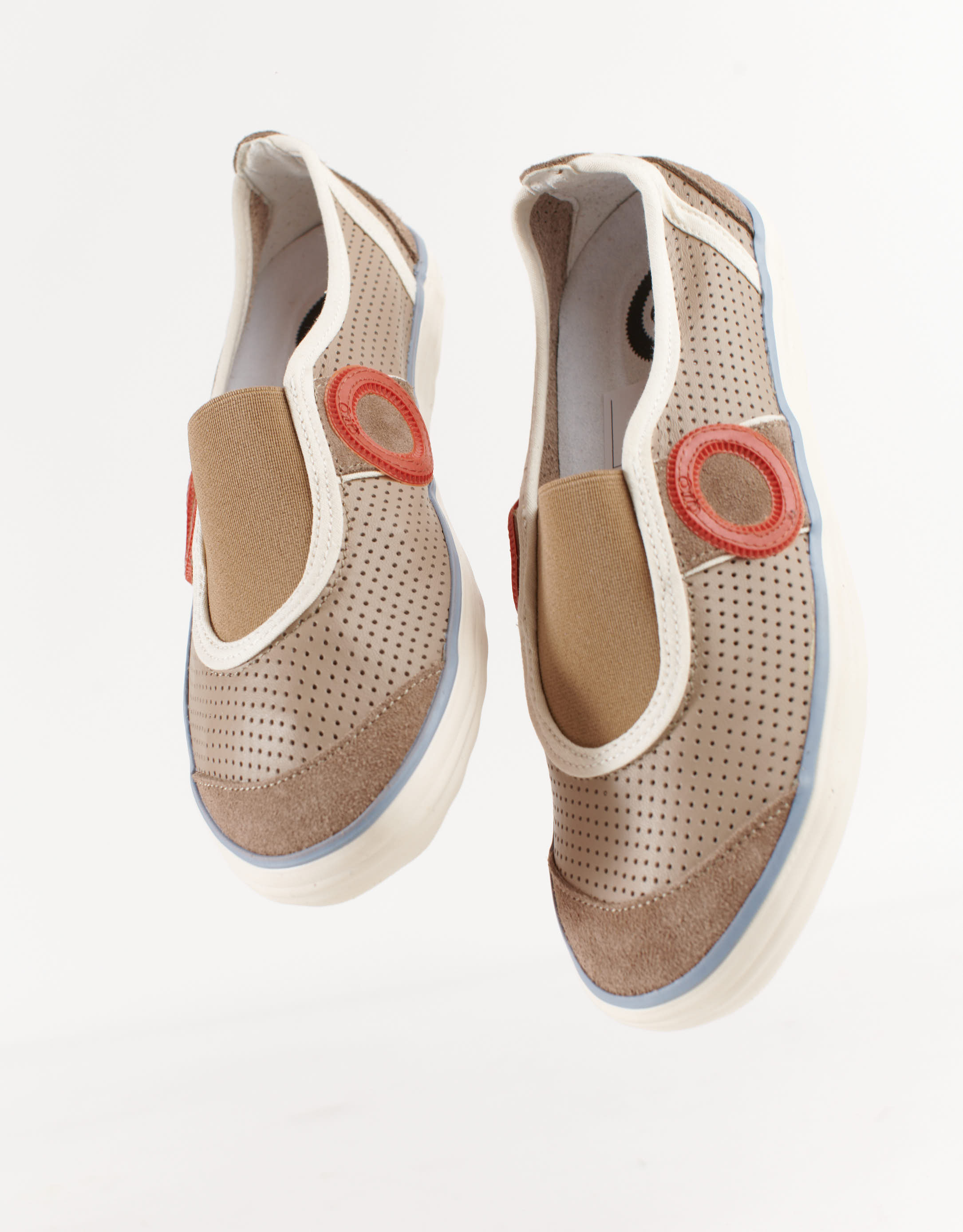 נעלי נשים - Aro - סליפ און PICADA - חום בהיר