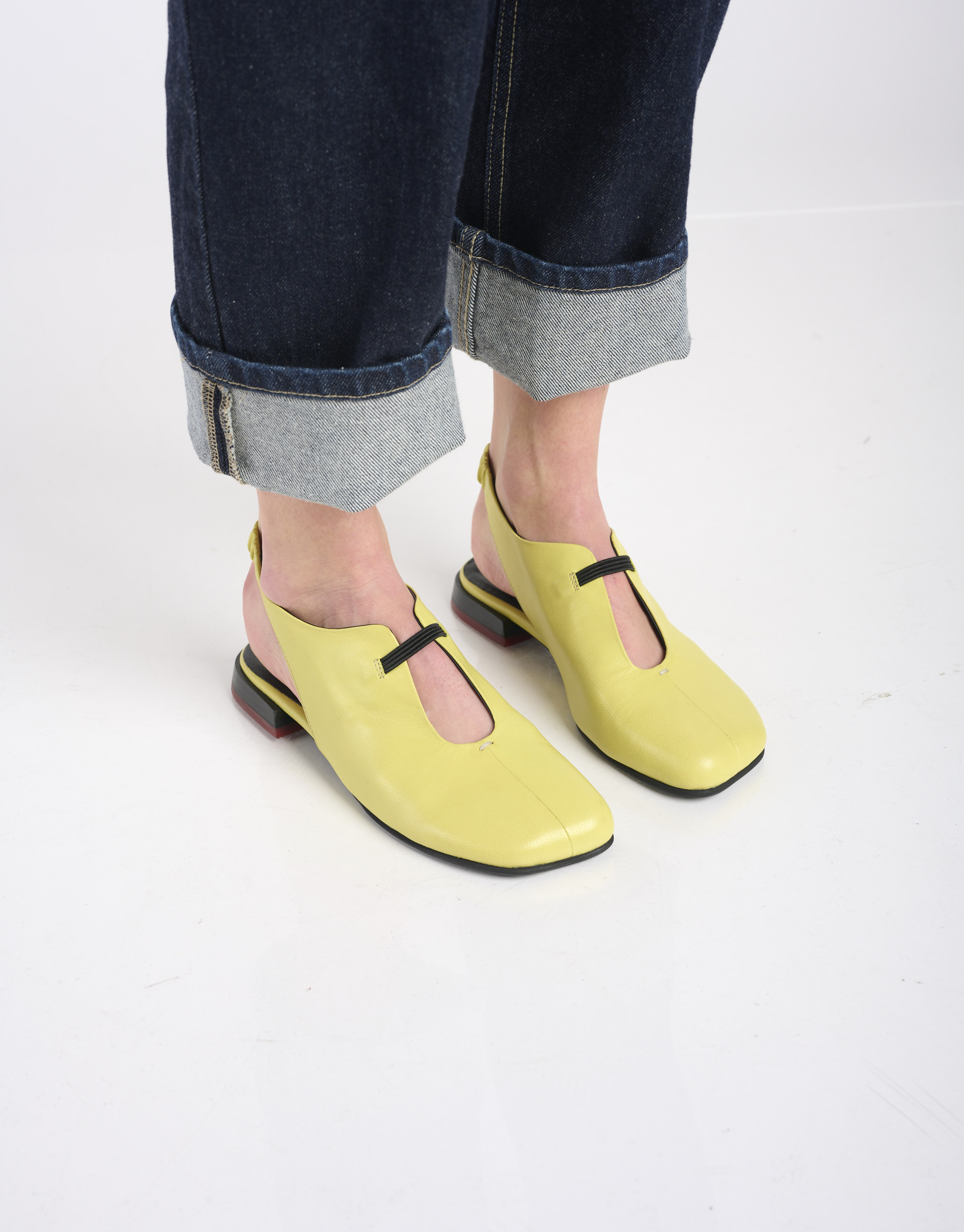 נעלי נשים - Yuko Imanishi - סנדלים מעור LIMI - צהוב