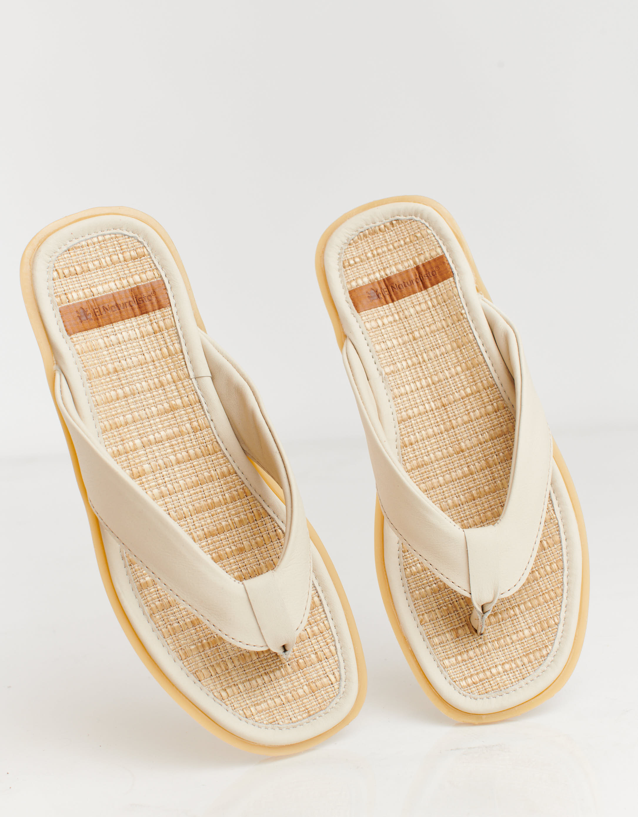 נעלי נשים - El Naturalista - כפכפי אצבע MAKISU - אופוויט