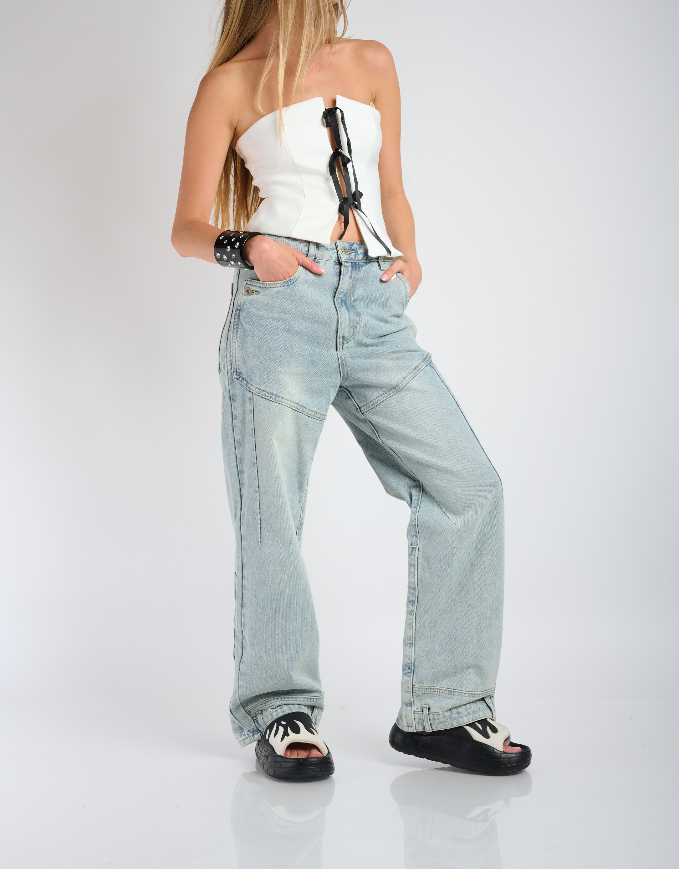 נעלי נשים - Acupuncture - כפכפים NYU  להבות - לבן   שחור