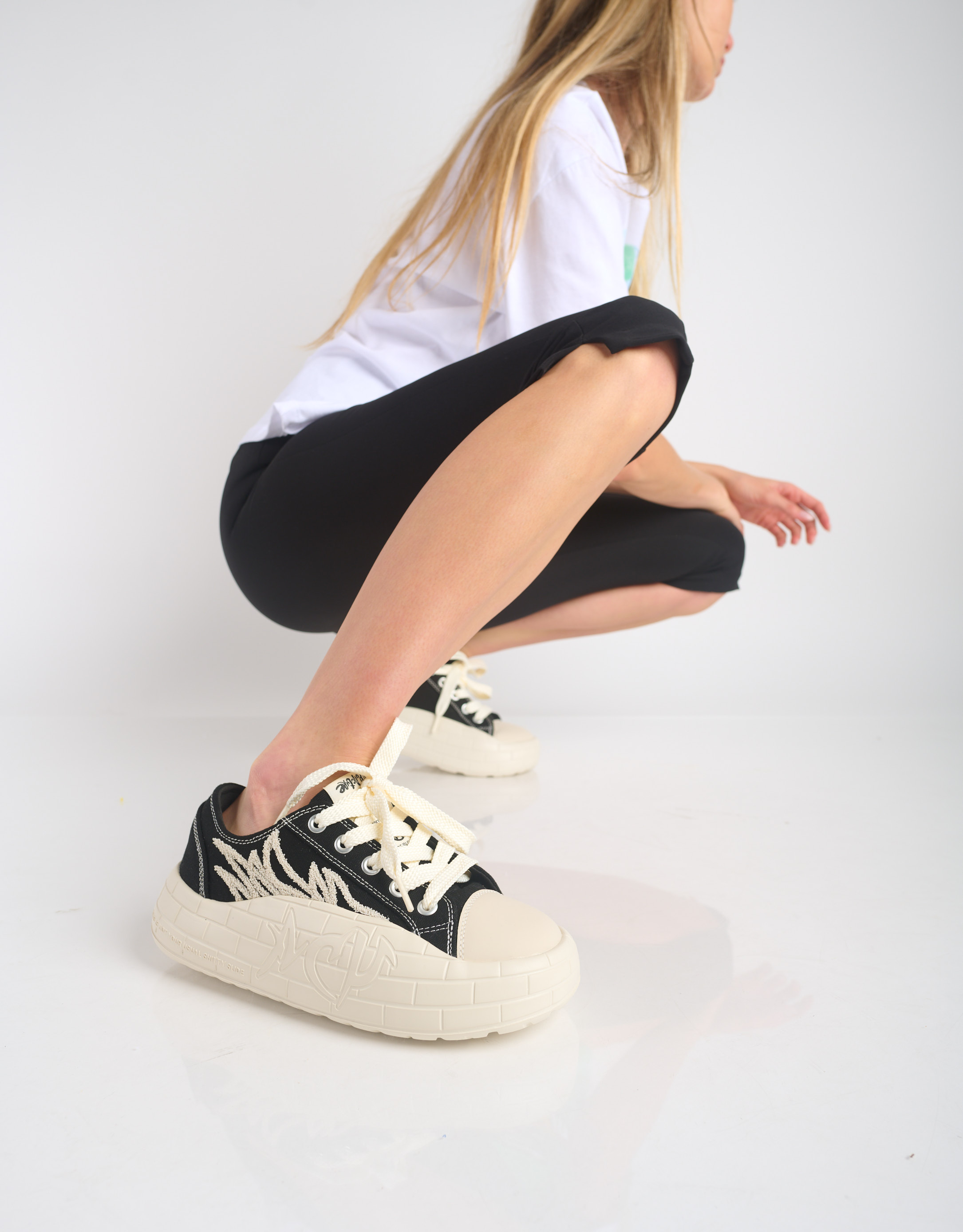 נעלי נשים - Acupuncture - סניקרס NYU VULC - שחור