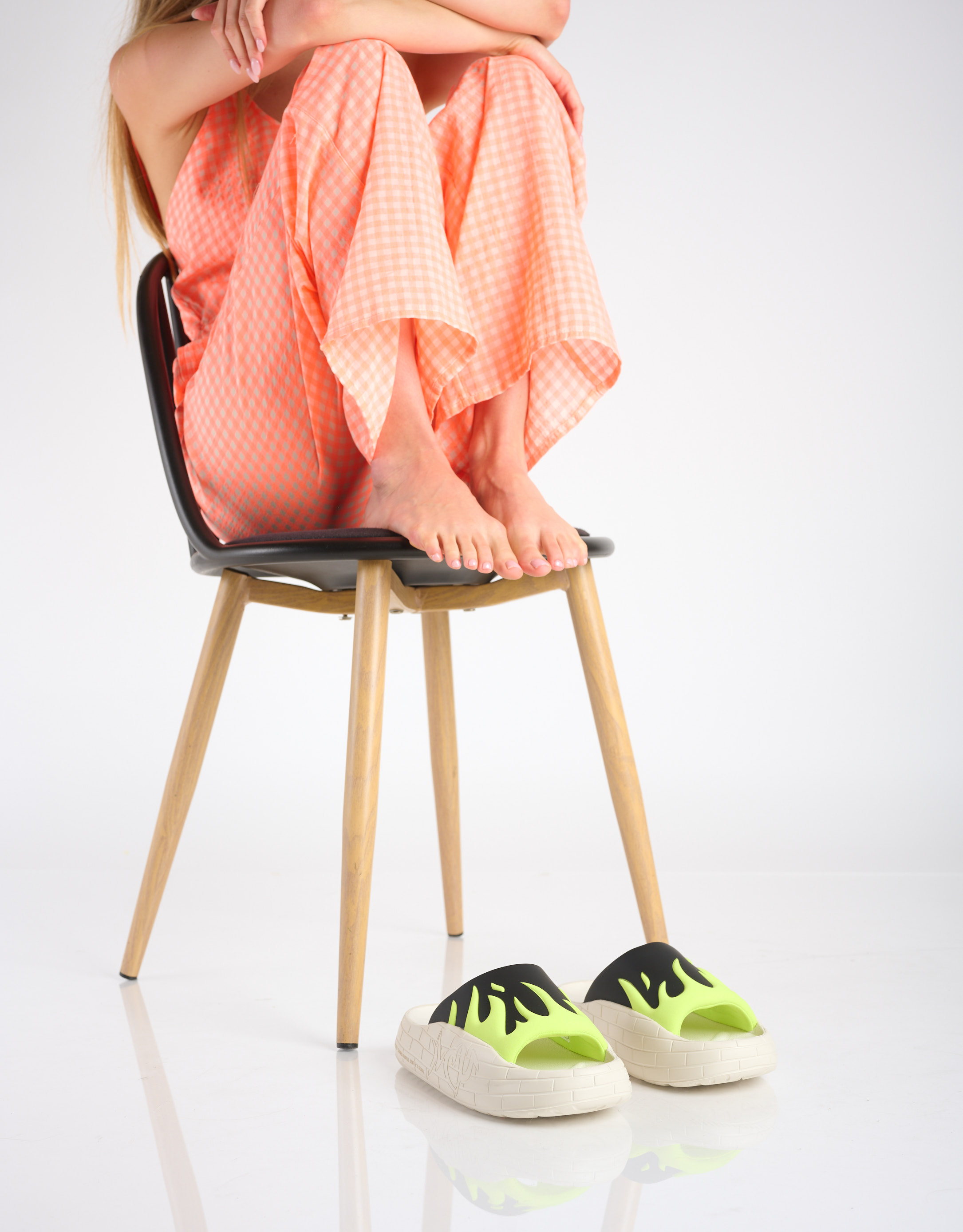 נעלי נשים - Acupuncture - כפכפים NYU  להבות - ירוק   שחור