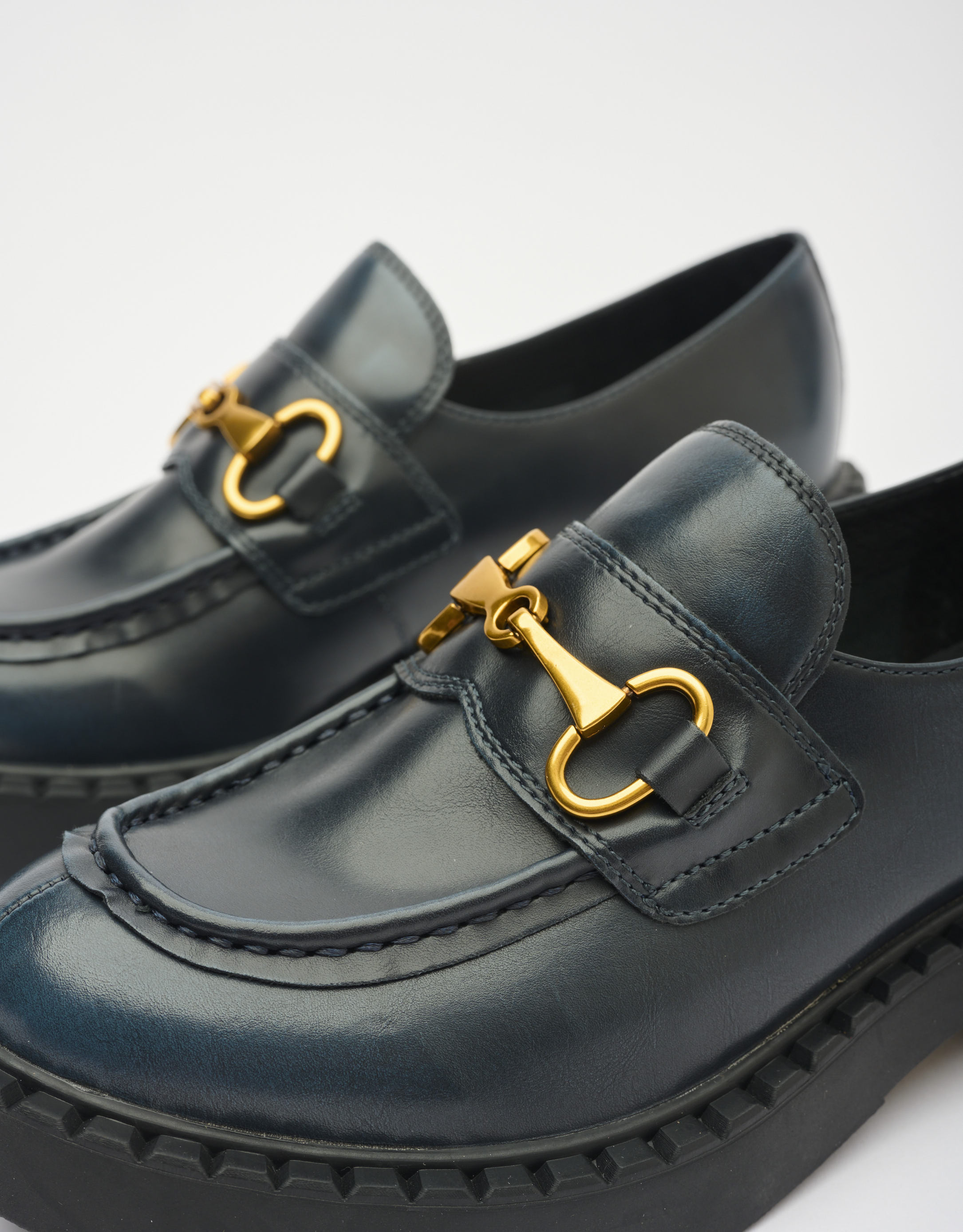 נעלי נשים - Jeffrey Campbell - נעלי מוקסין PORTINA - כחול4