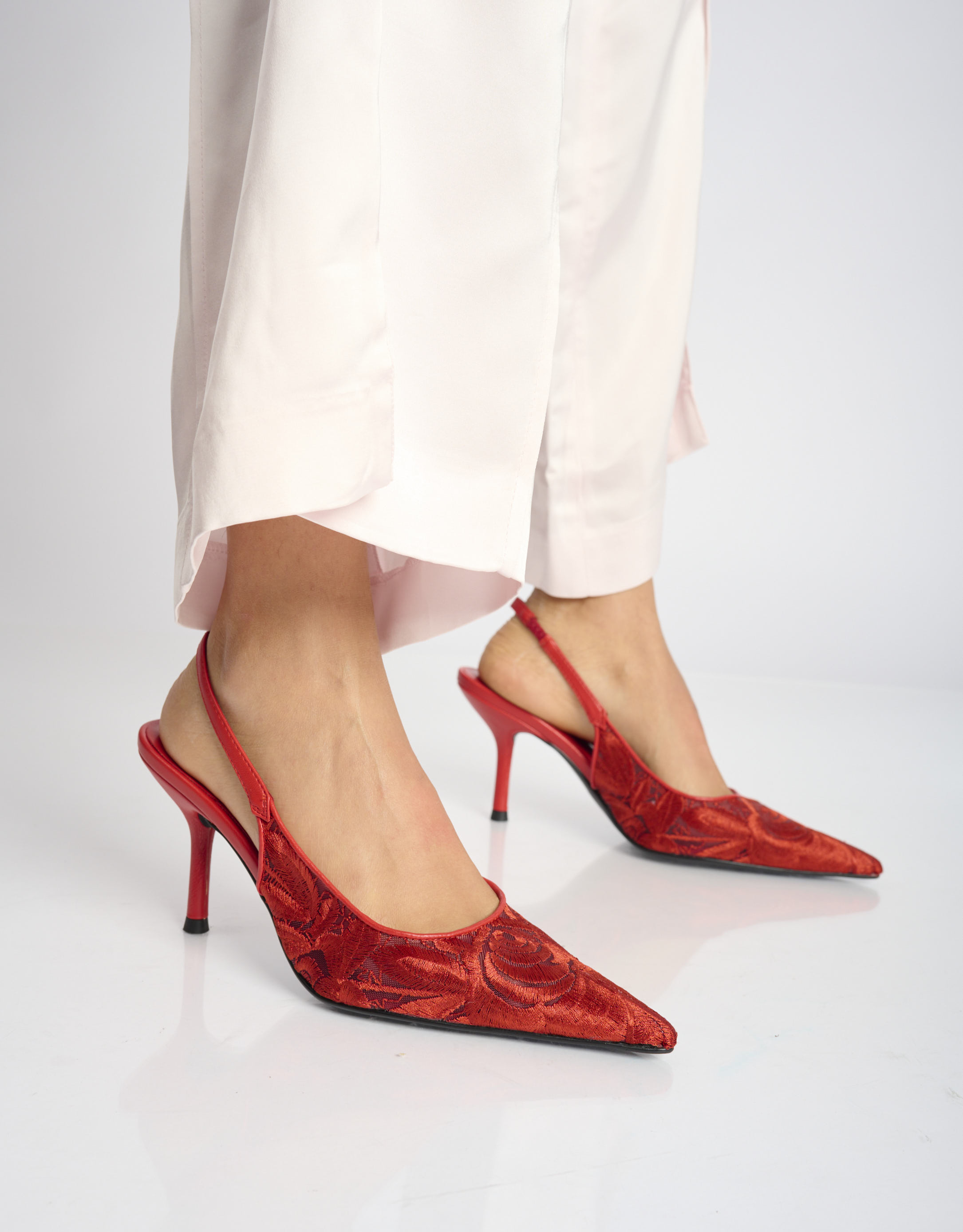 נעלי נשים - Jeffrey Campbell - נעלי סירה LOFFICELE תחרה - חמרה3