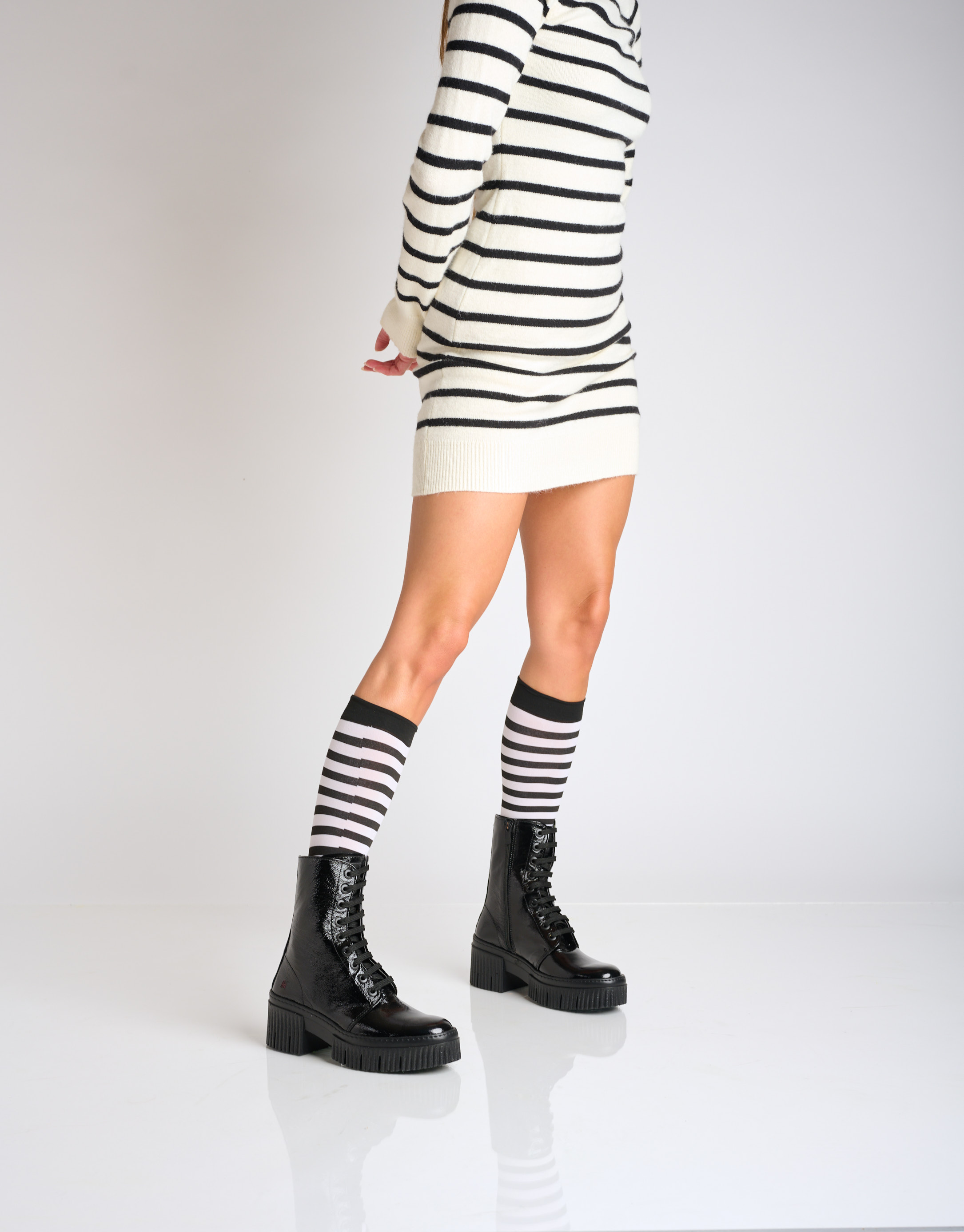 נעלי נשים - Art - מגפוני לק עם שרוכים YORK - שחור1