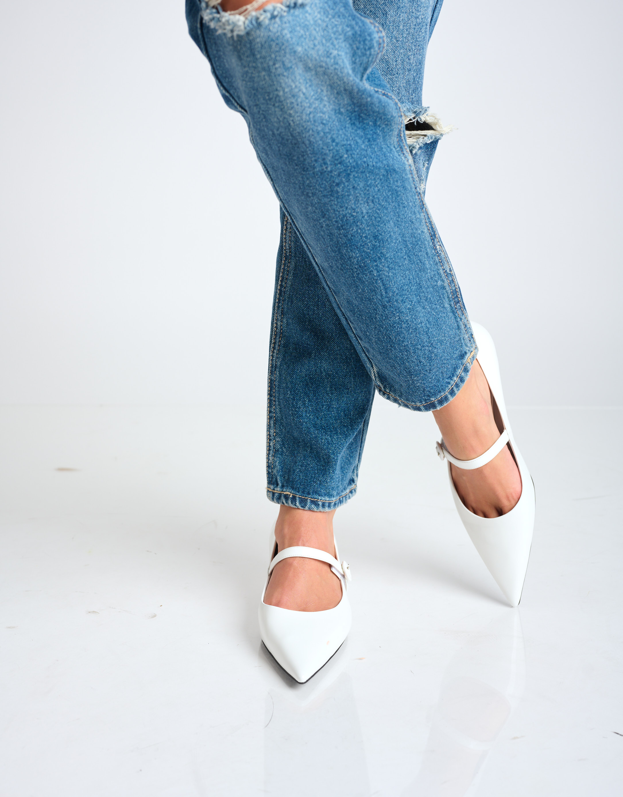 נעלי נשים - Jeffrey Campbell - נעלי סירה MISS MARRY - לבן4