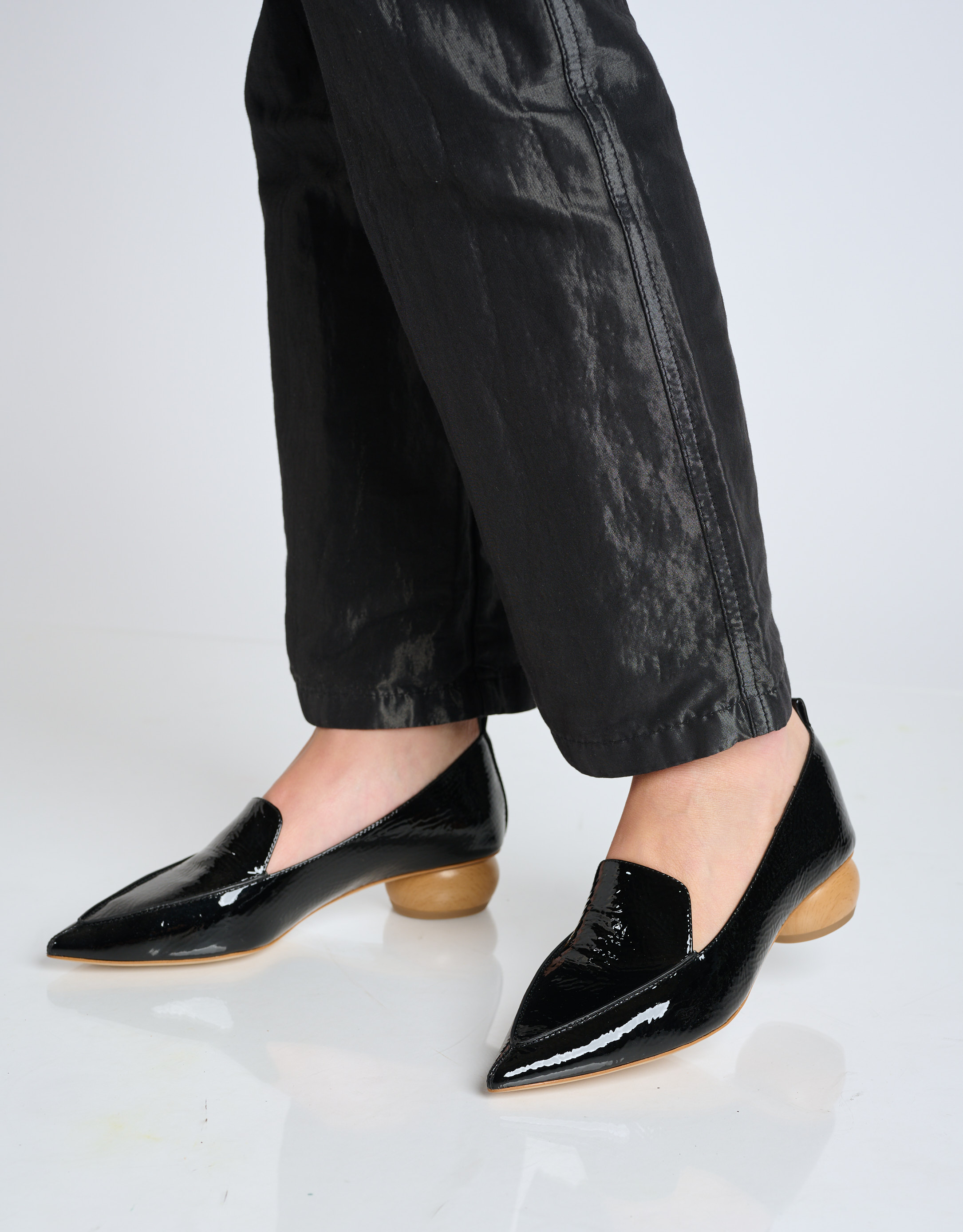 נעלי נשים - Jeffrey Campbell - נעלי סירה VIONA לק - שחור