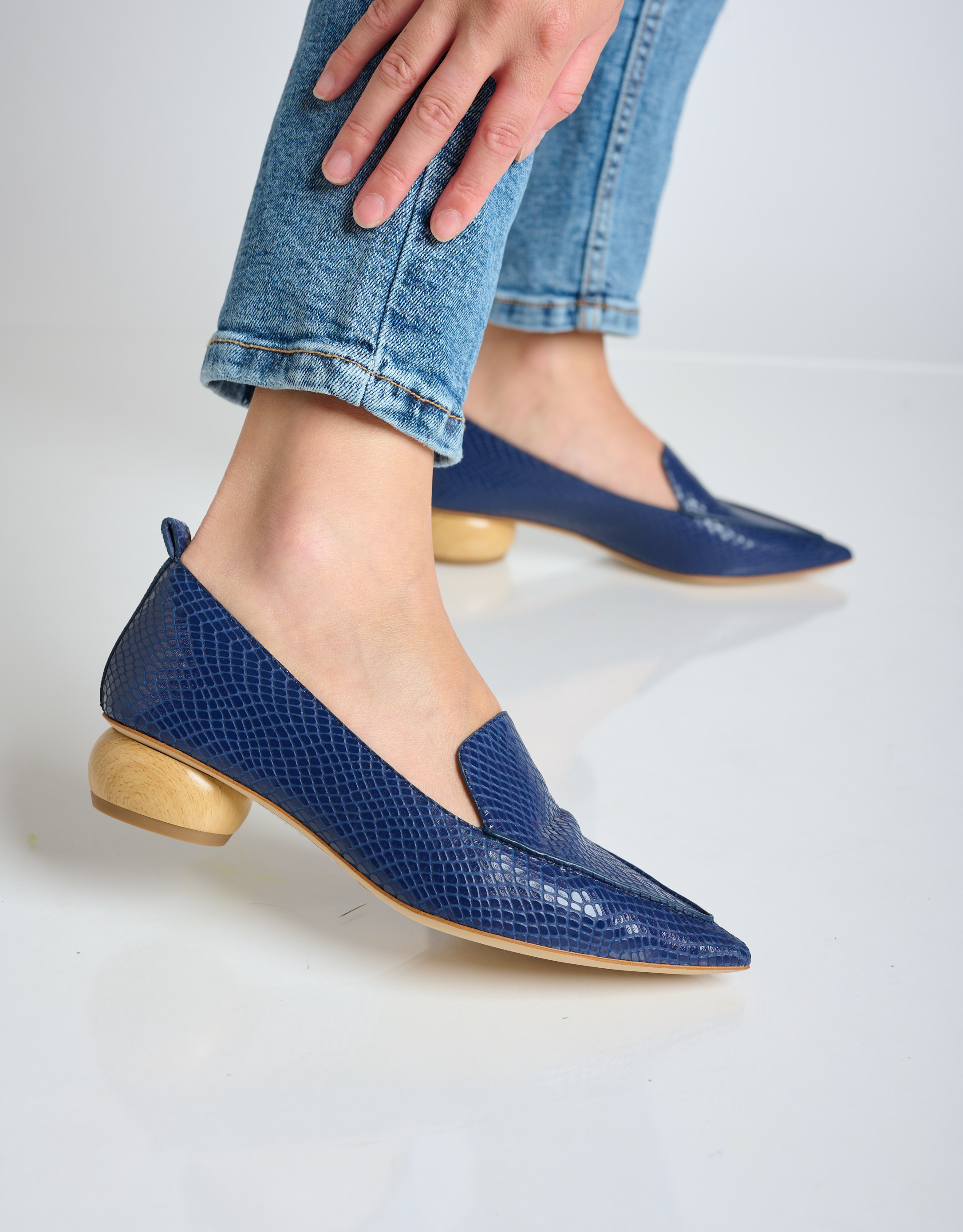 נעלי נשים - Jeffrey Campbell - נעלי סירה VIONA  נחש - כחול1