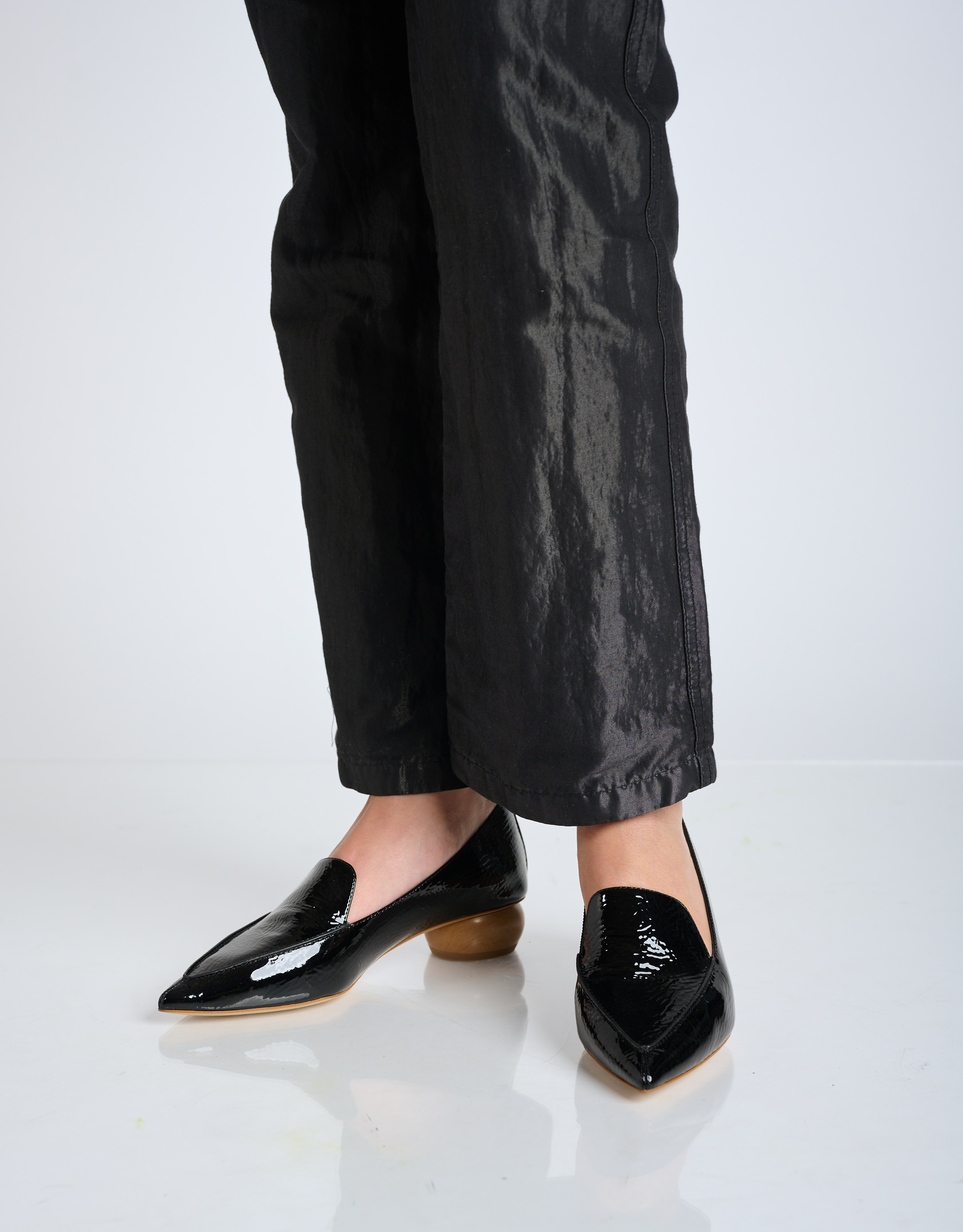 נעלי נשים - Jeffrey Campbell - נעלי סירה VIONA לק - שחור4